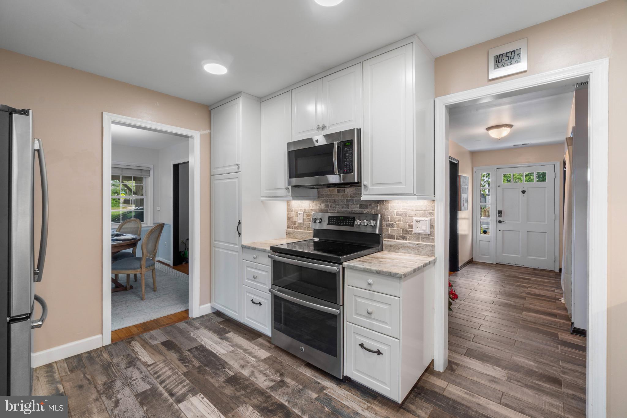 WOODLAND BEACH - Residential
