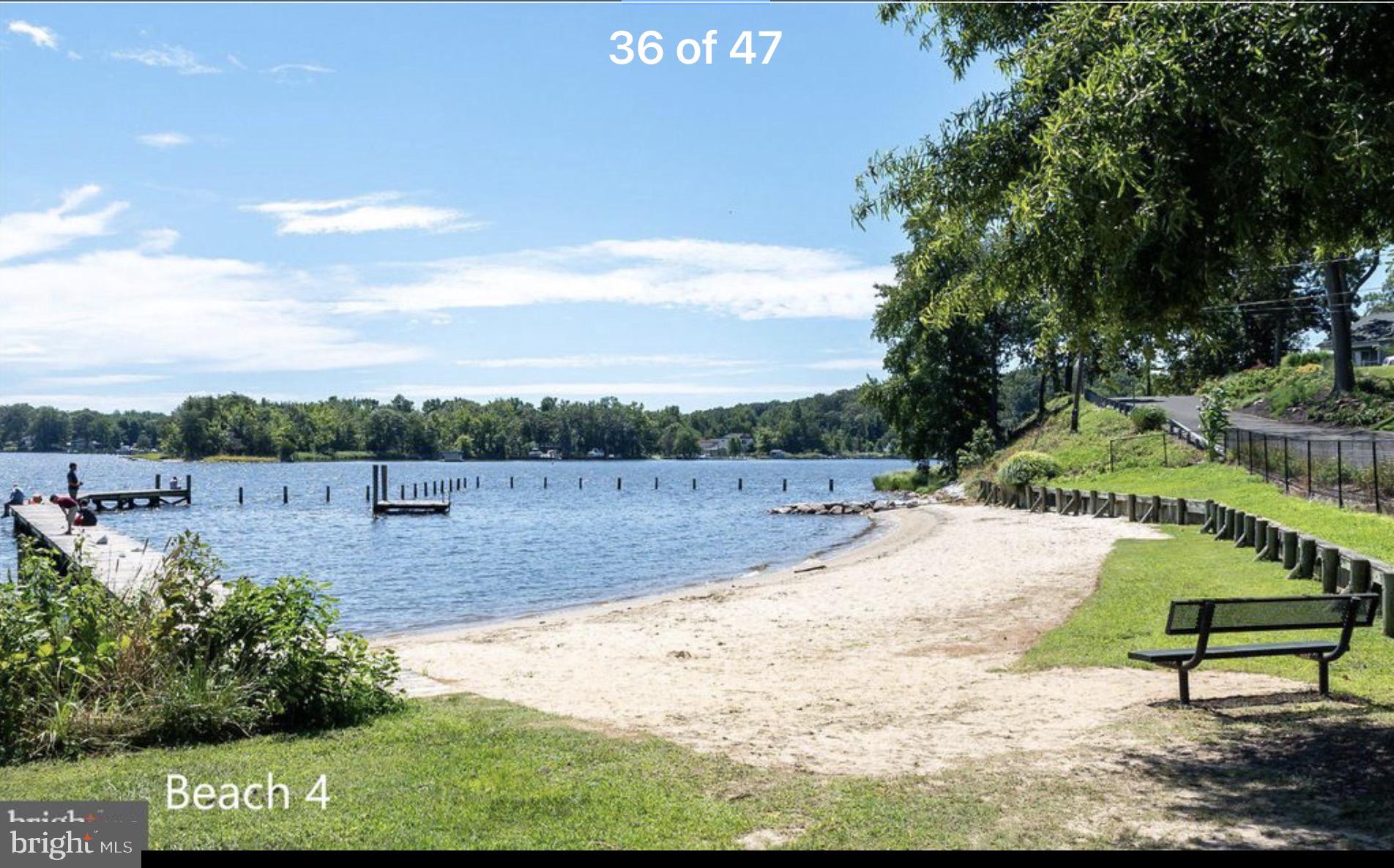 WOODLAND BEACH - Residential