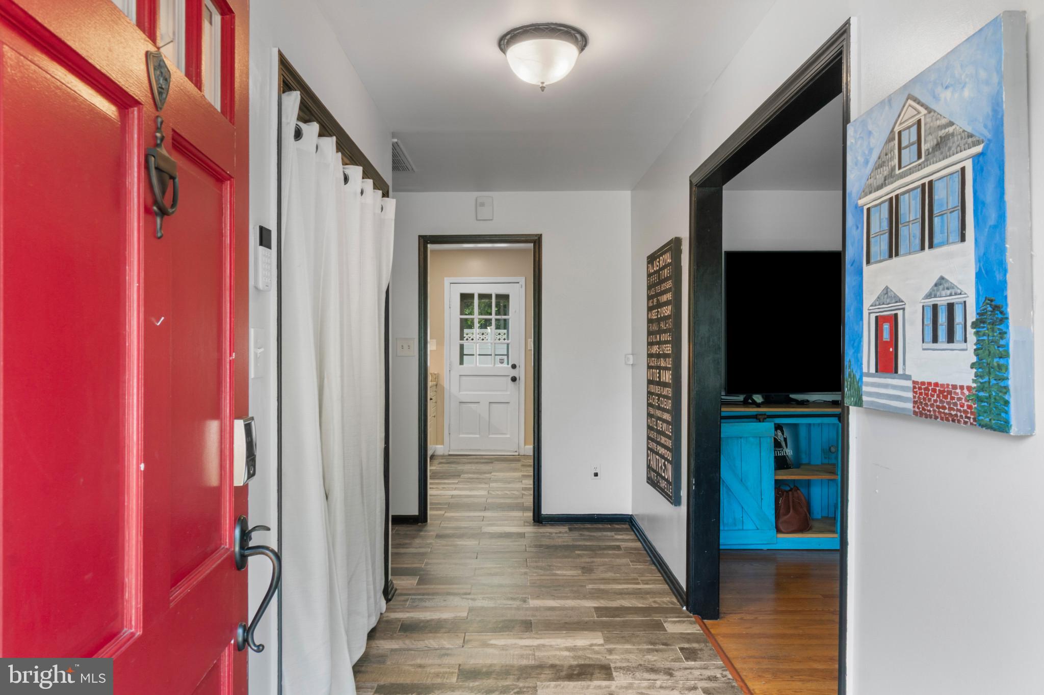 WOODLAND BEACH - Residential