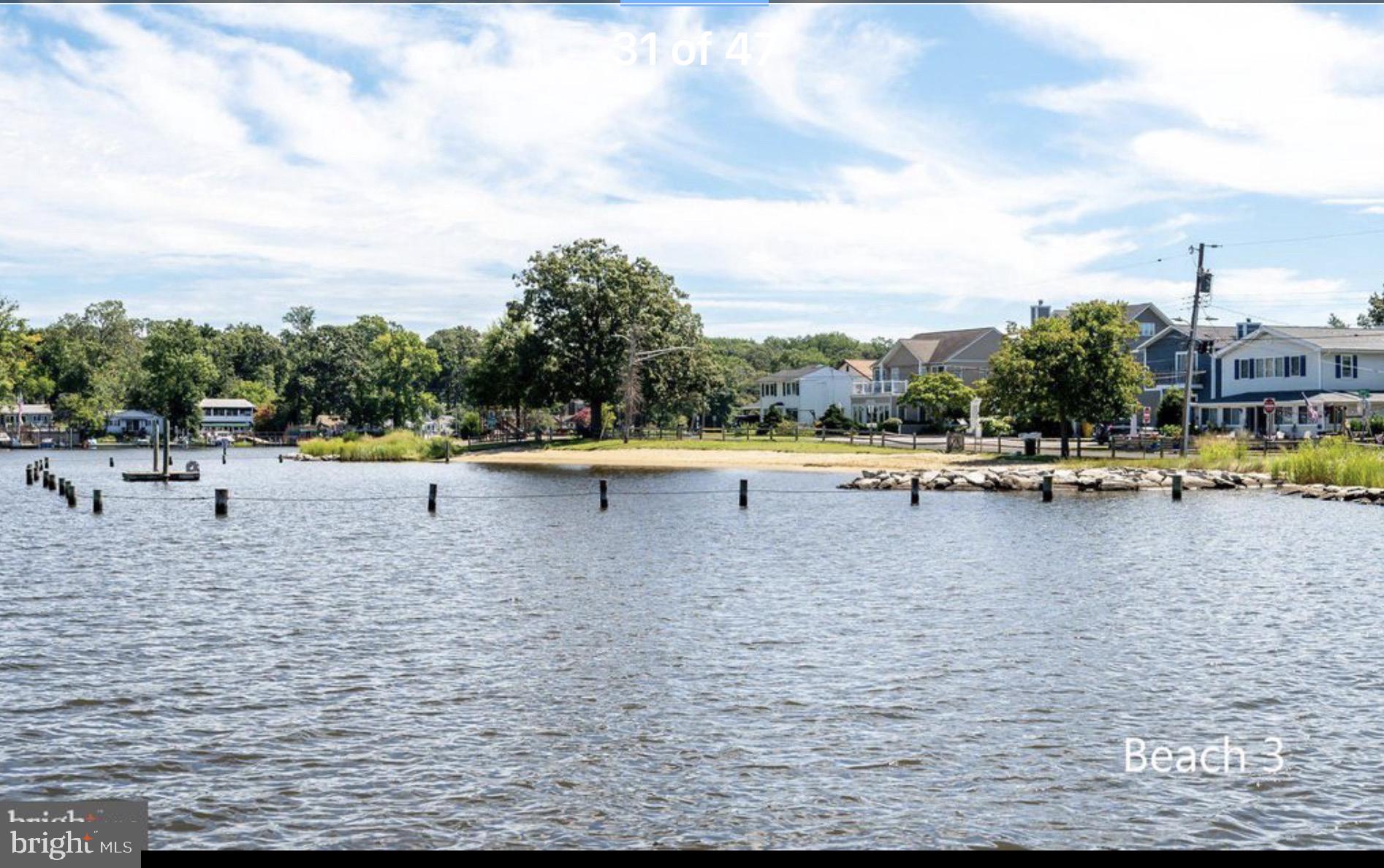 WOODLAND BEACH - Residential