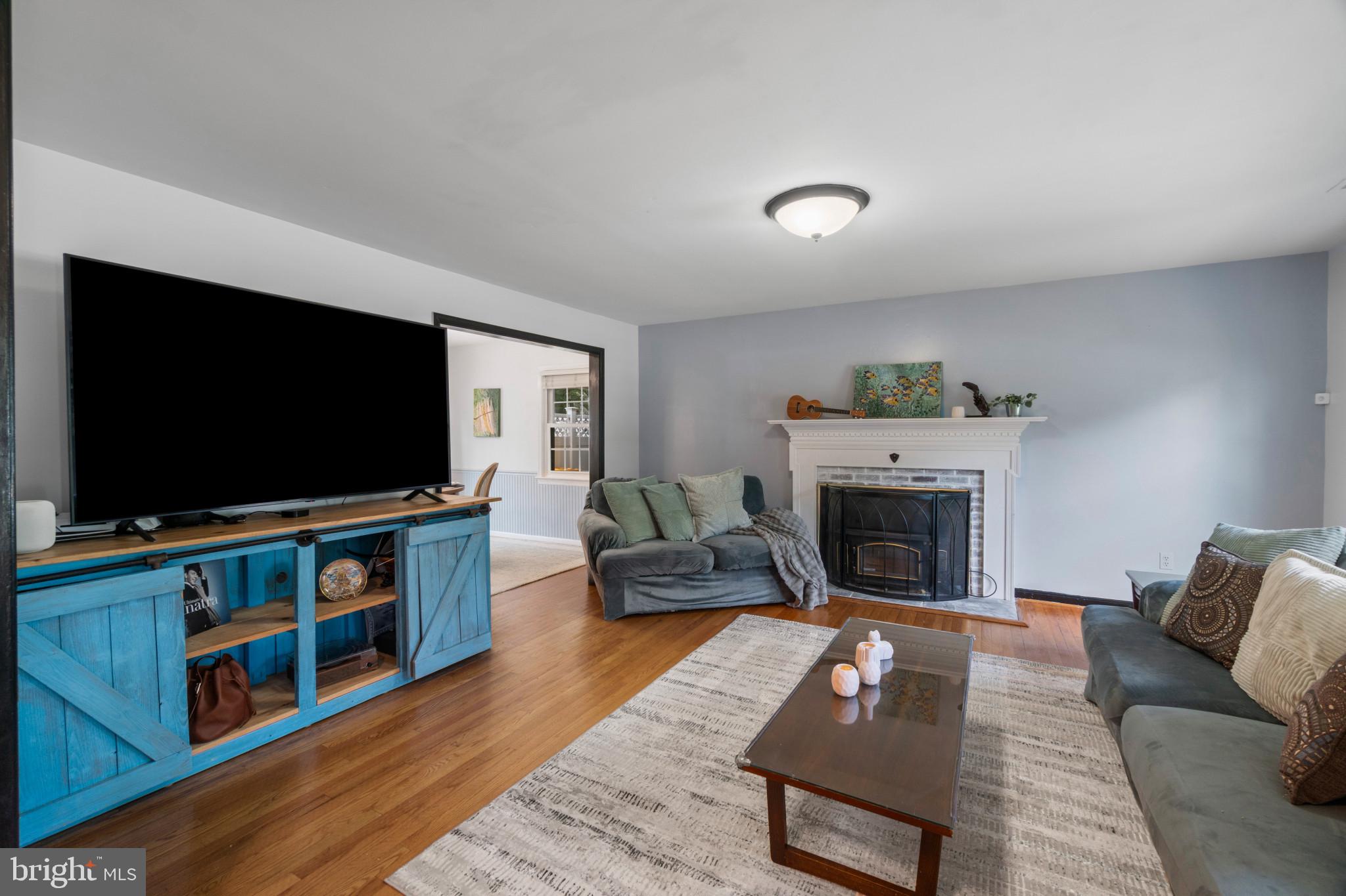 WOODLAND BEACH - Residential