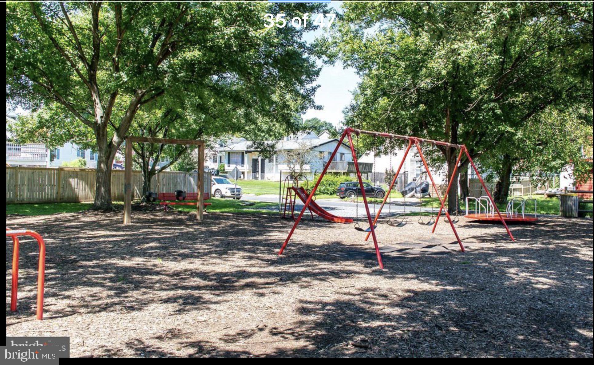 WOODLAND BEACH - Residential