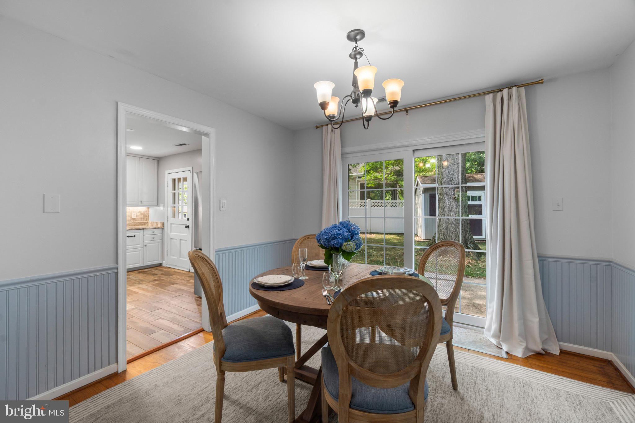 WOODLAND BEACH - Residential