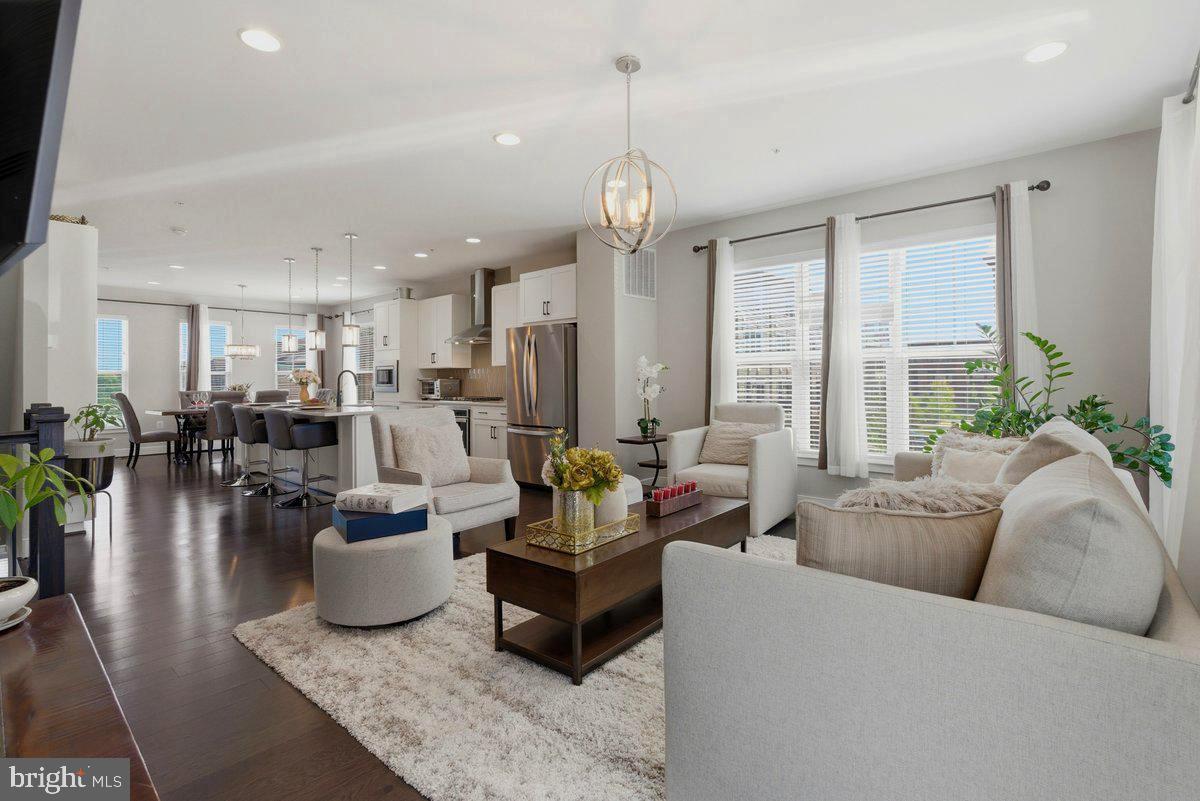 DOWNTOWN BRAMBLETON - Residential