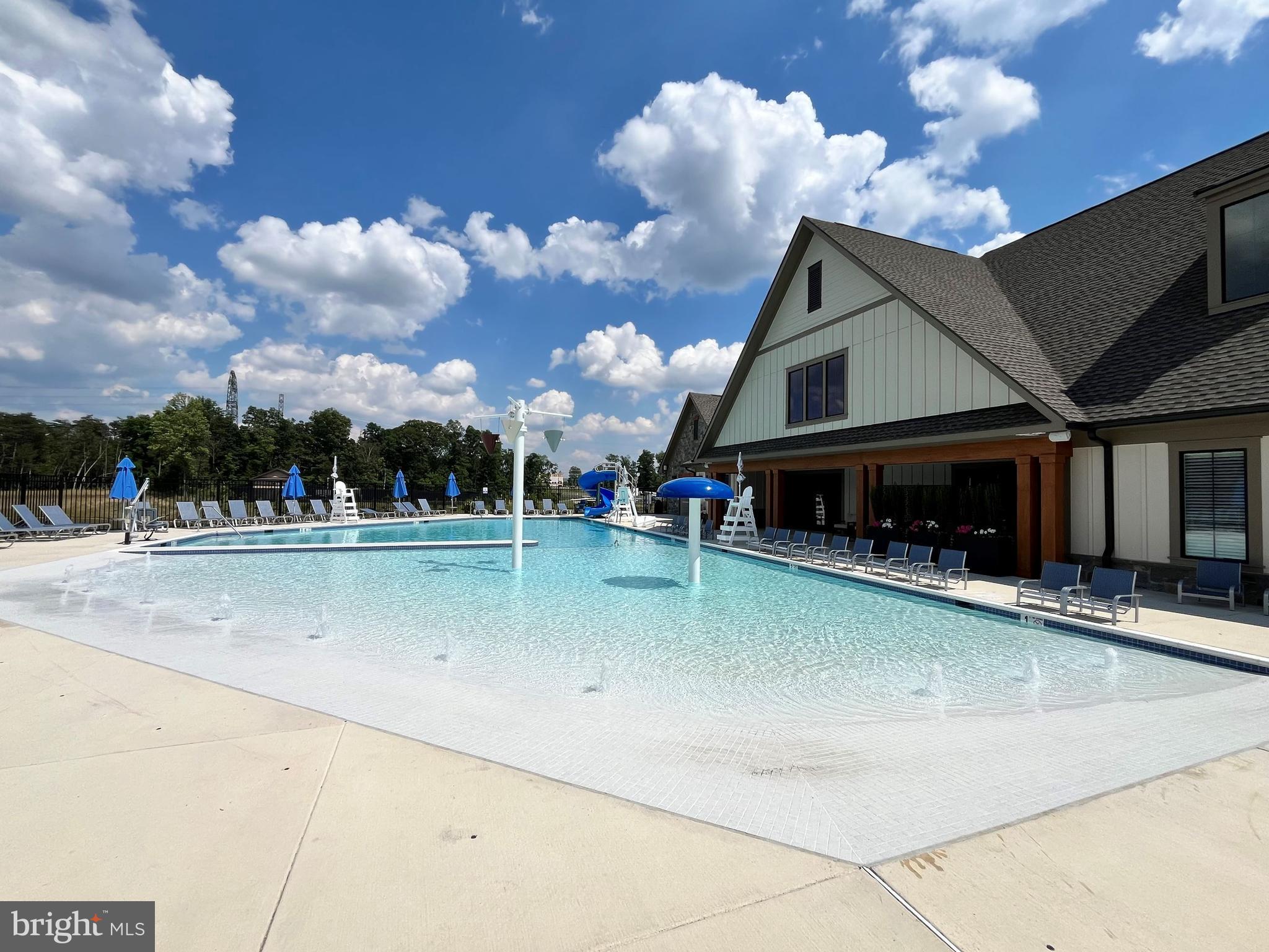 DOWNTOWN BRAMBLETON - Residential