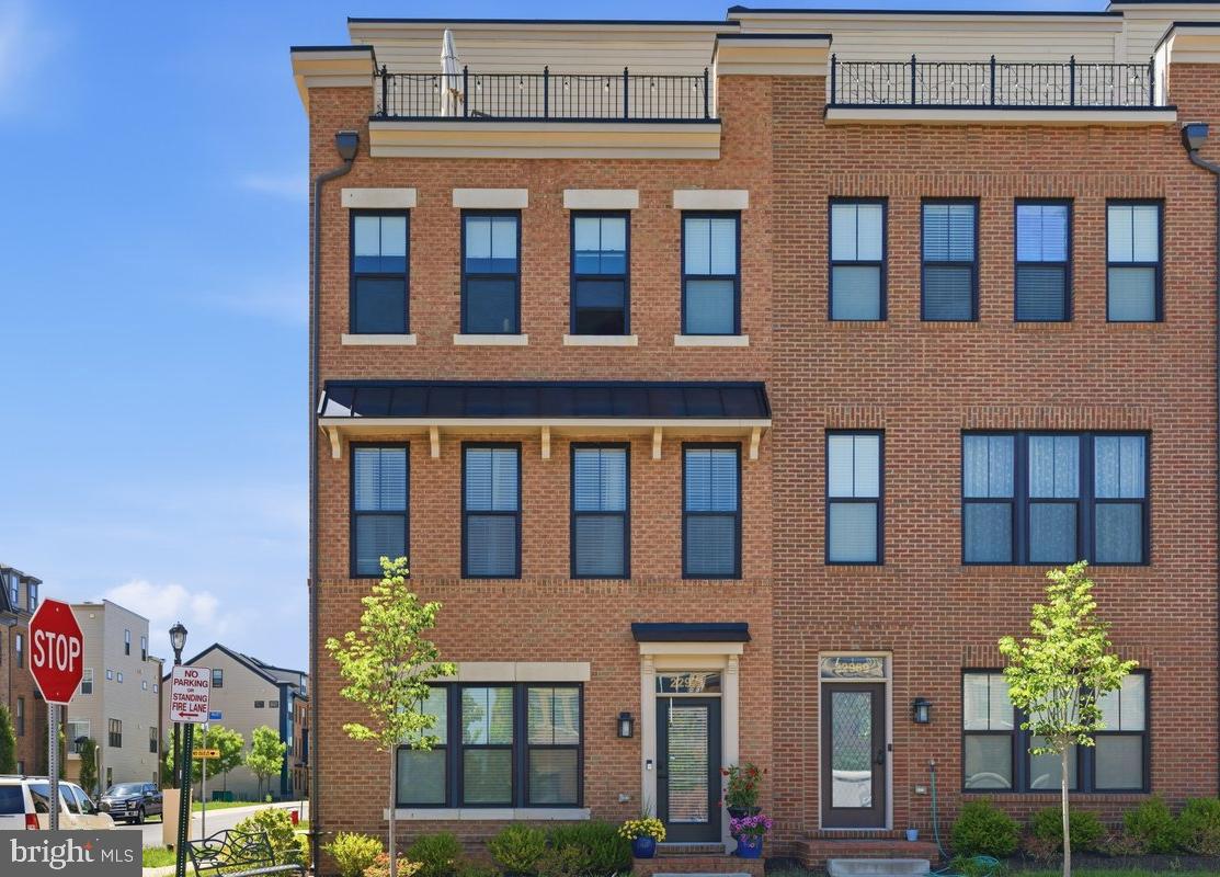 DOWNTOWN BRAMBLETON - Residential