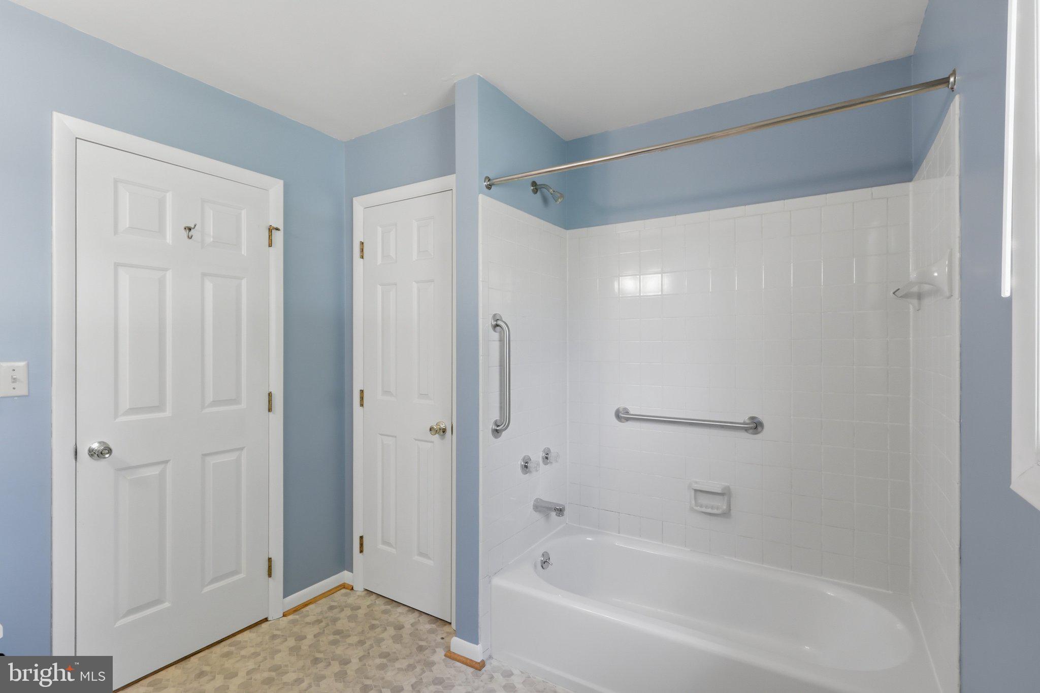 COOL HOLLOW ESTATES - Residential