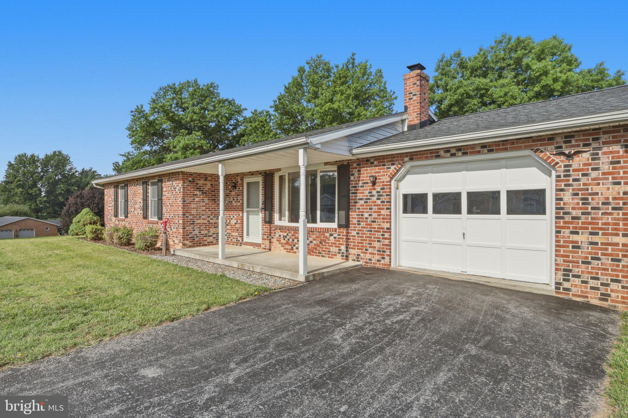 COOL HOLLOW ESTATES - Residential
