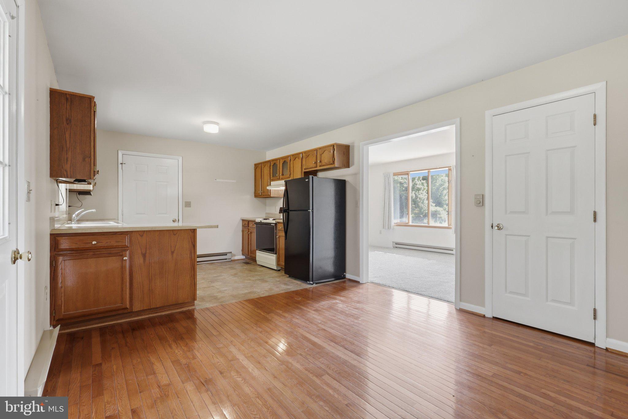 COOL HOLLOW ESTATES - Residential
