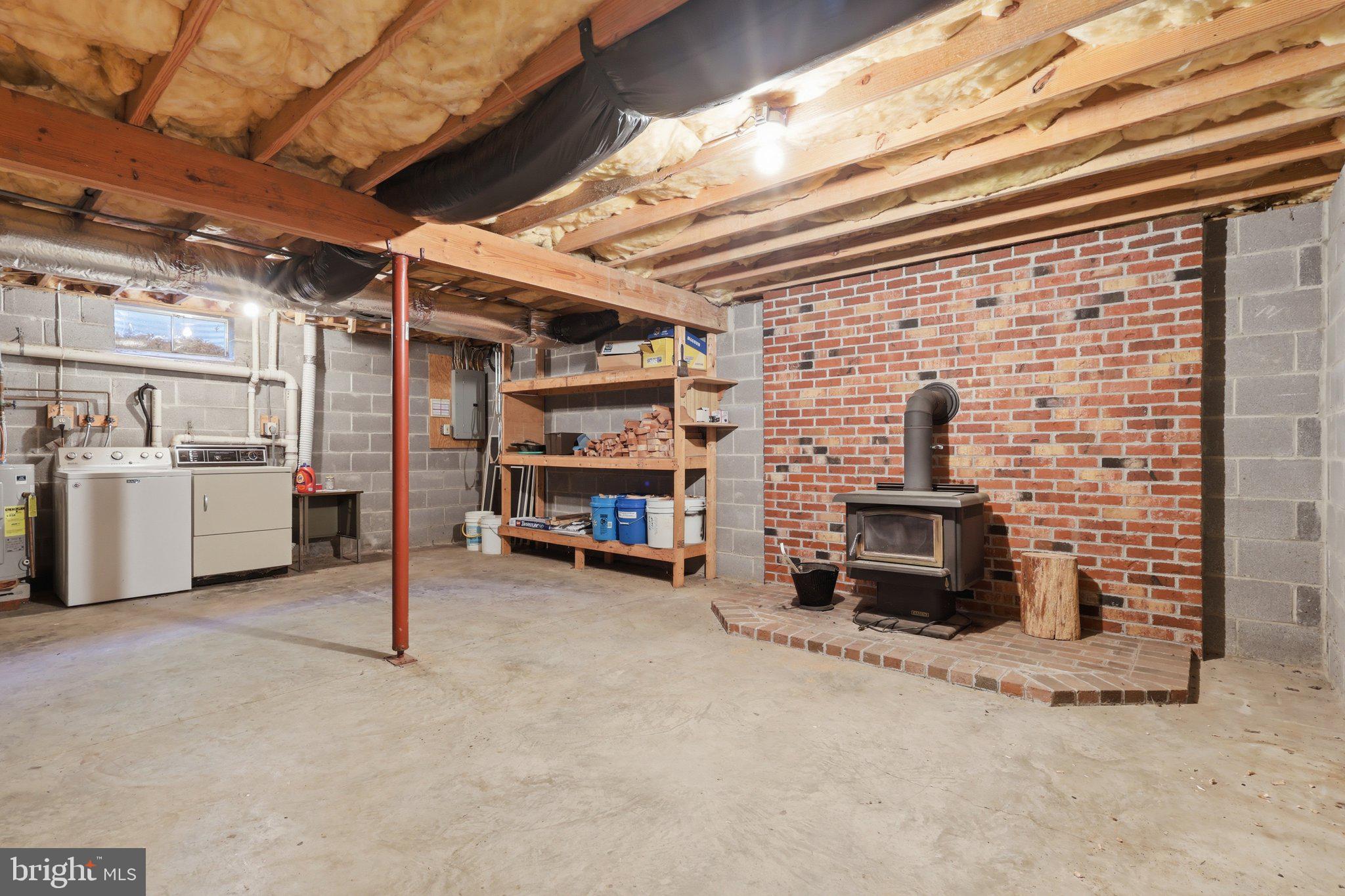 COOL HOLLOW ESTATES - Residential