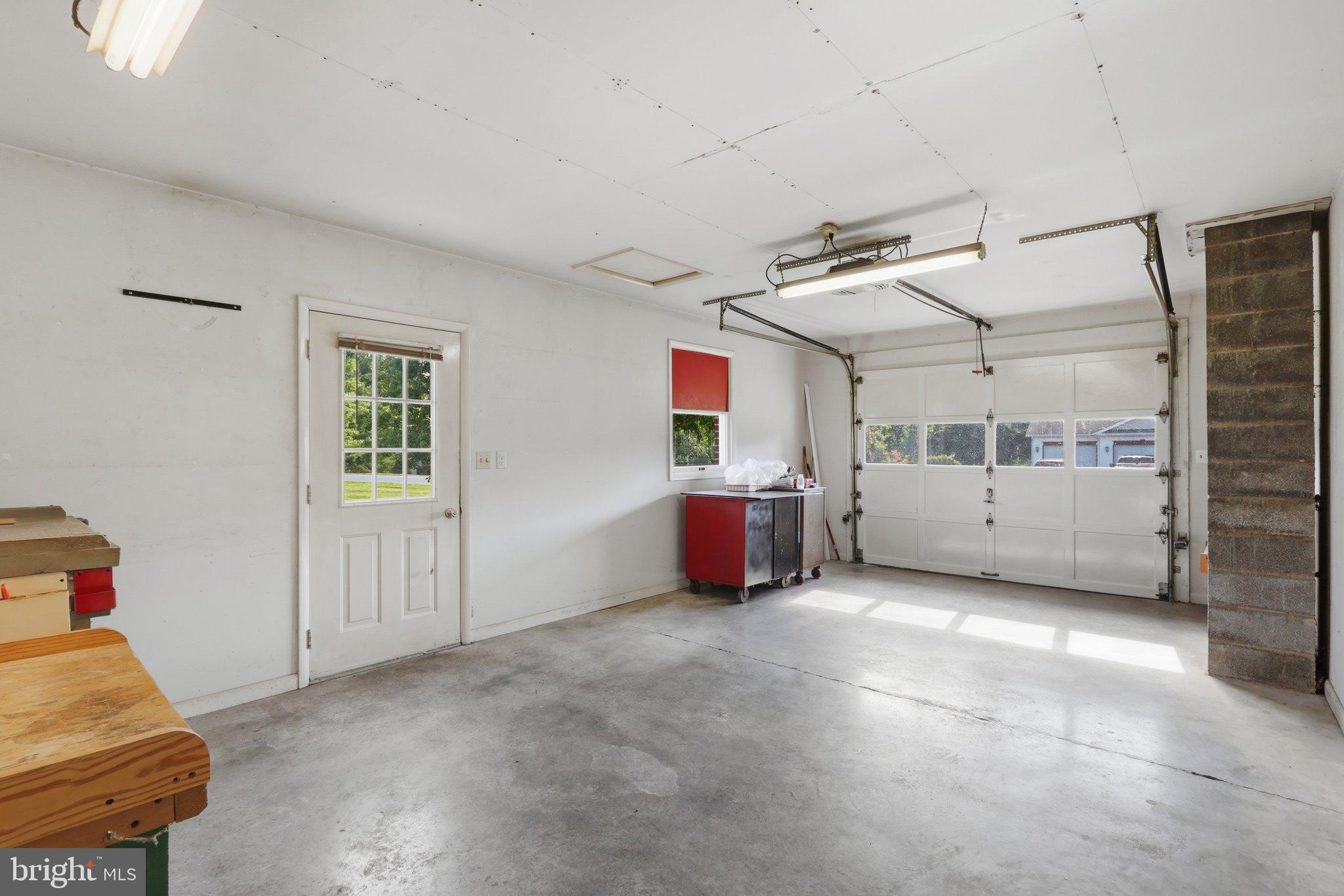 COOL HOLLOW ESTATES - Residential