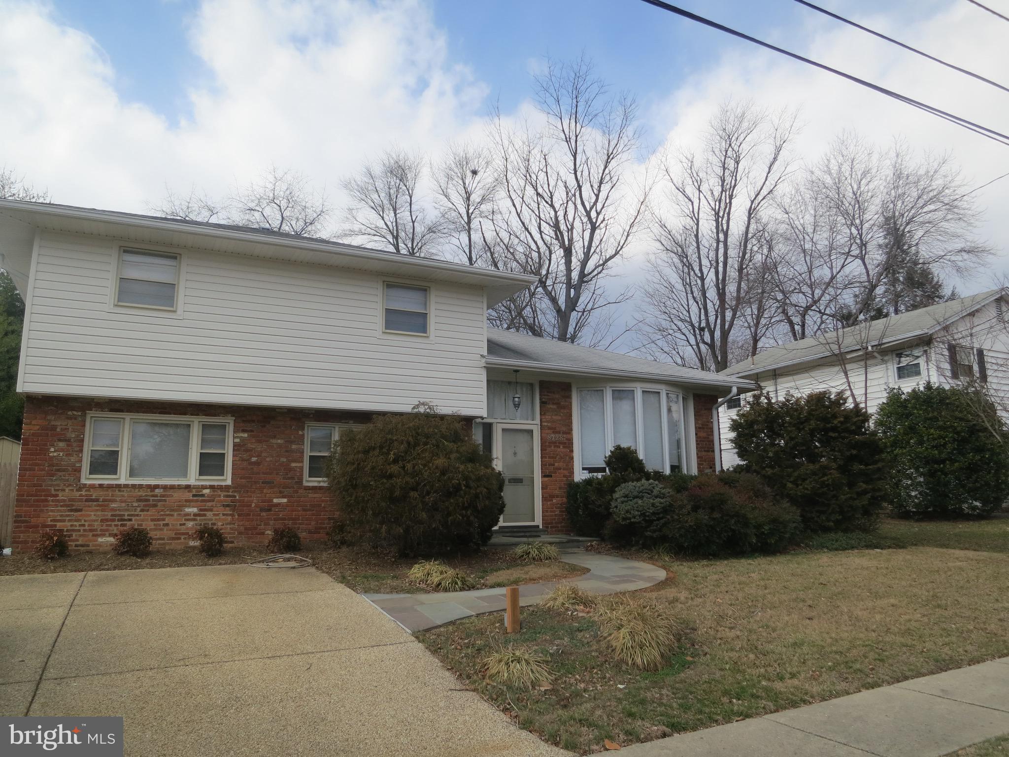 Large 4 level split in Bradmoor neighborhood of Bethesda. 4 bedrooms and 3 full baths. Close to Bus/Metro/495 & I270. Private backyard with deck and storage shed.