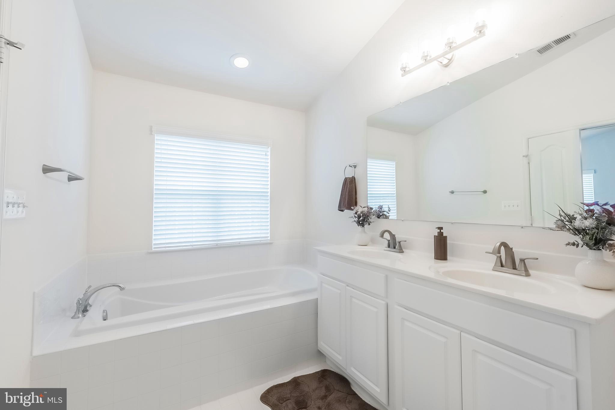 RIVER OAKS - Residential