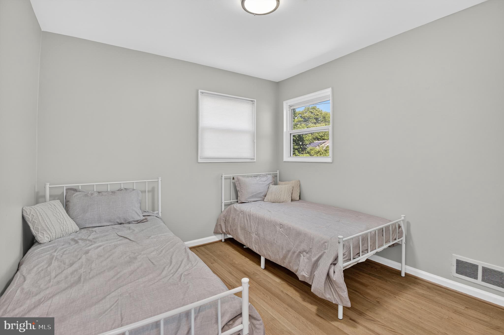 GLENVIEW - Residential
