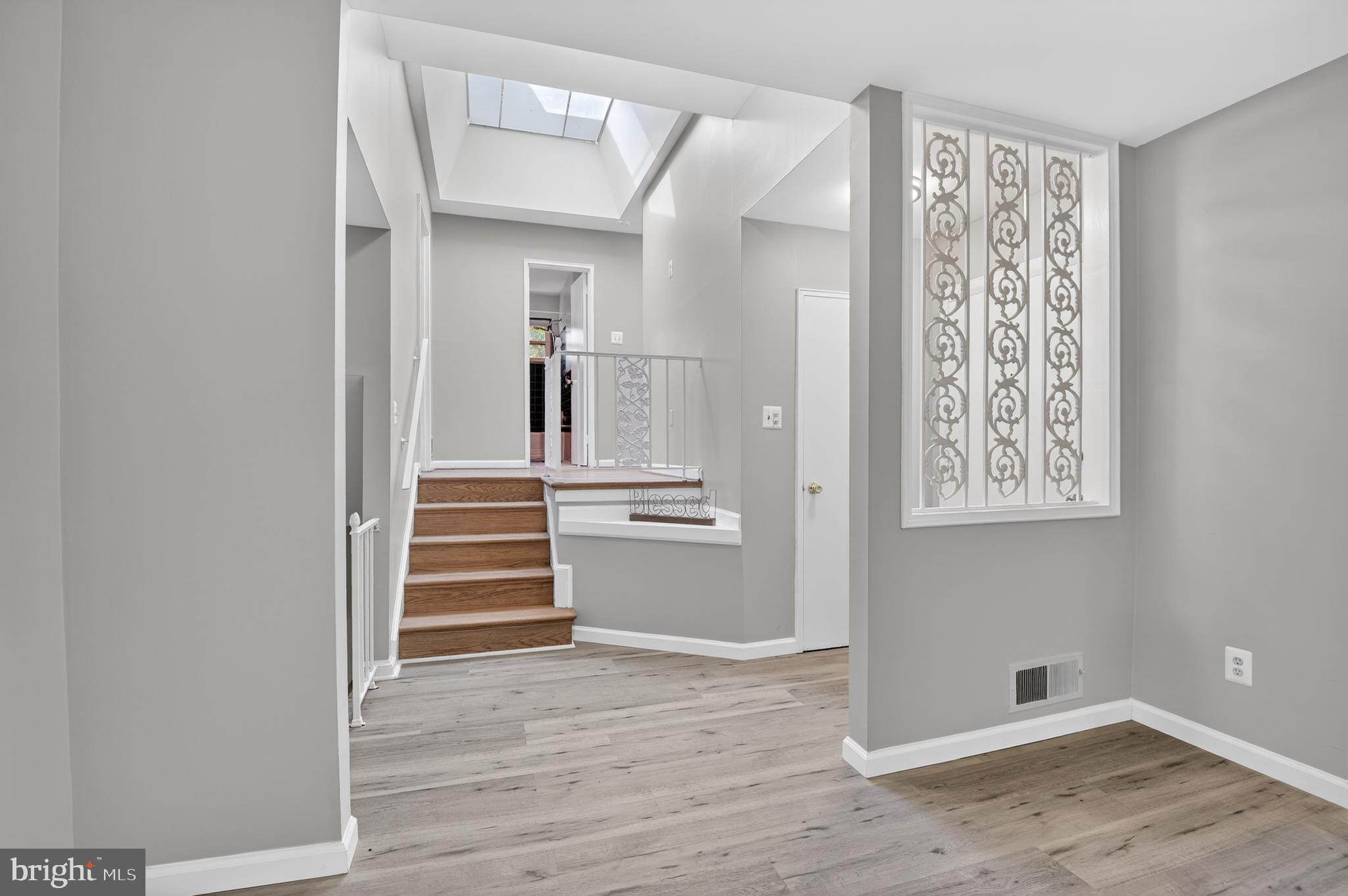 GLENVIEW - Residential