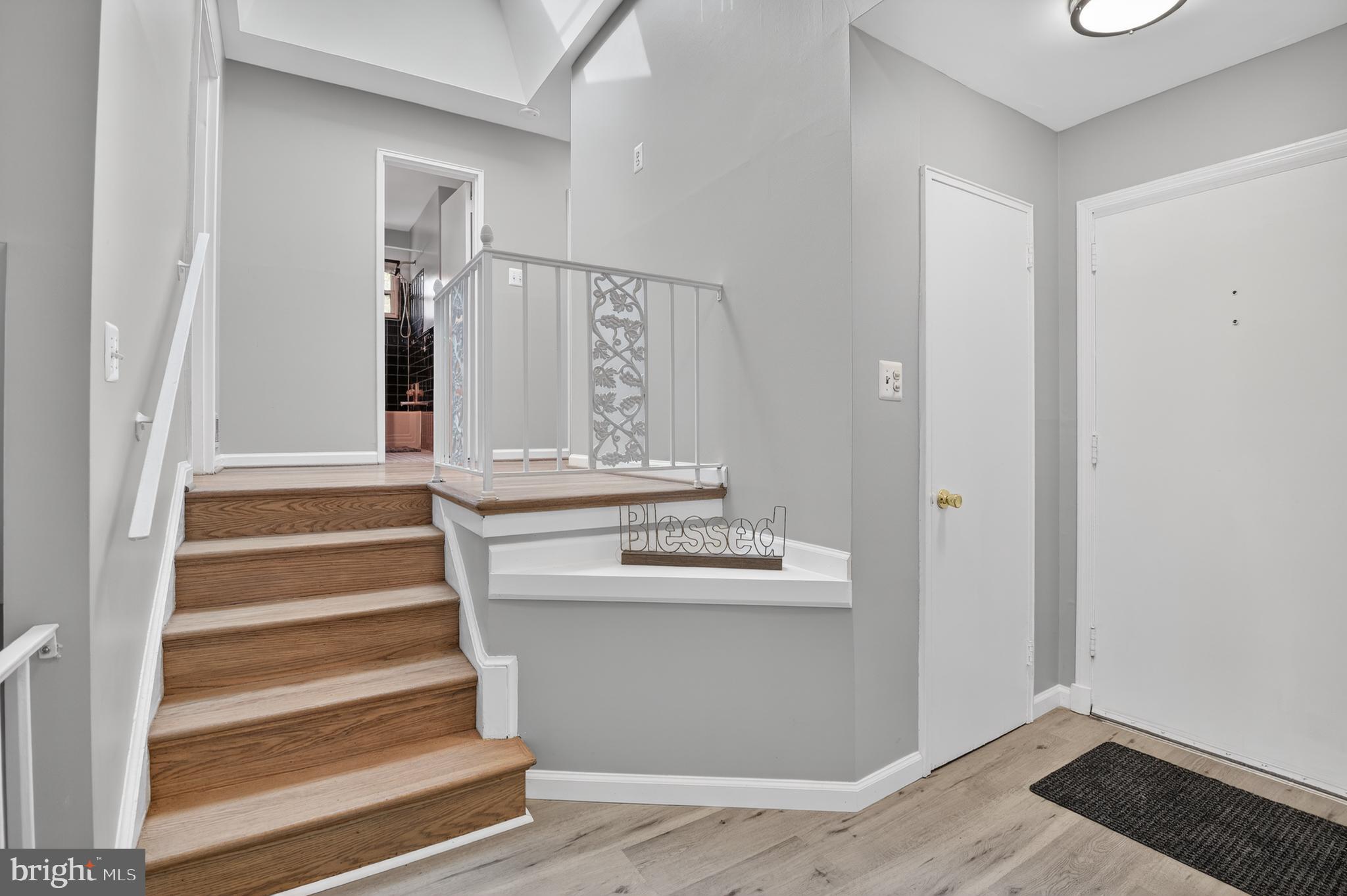 GLENVIEW - Residential