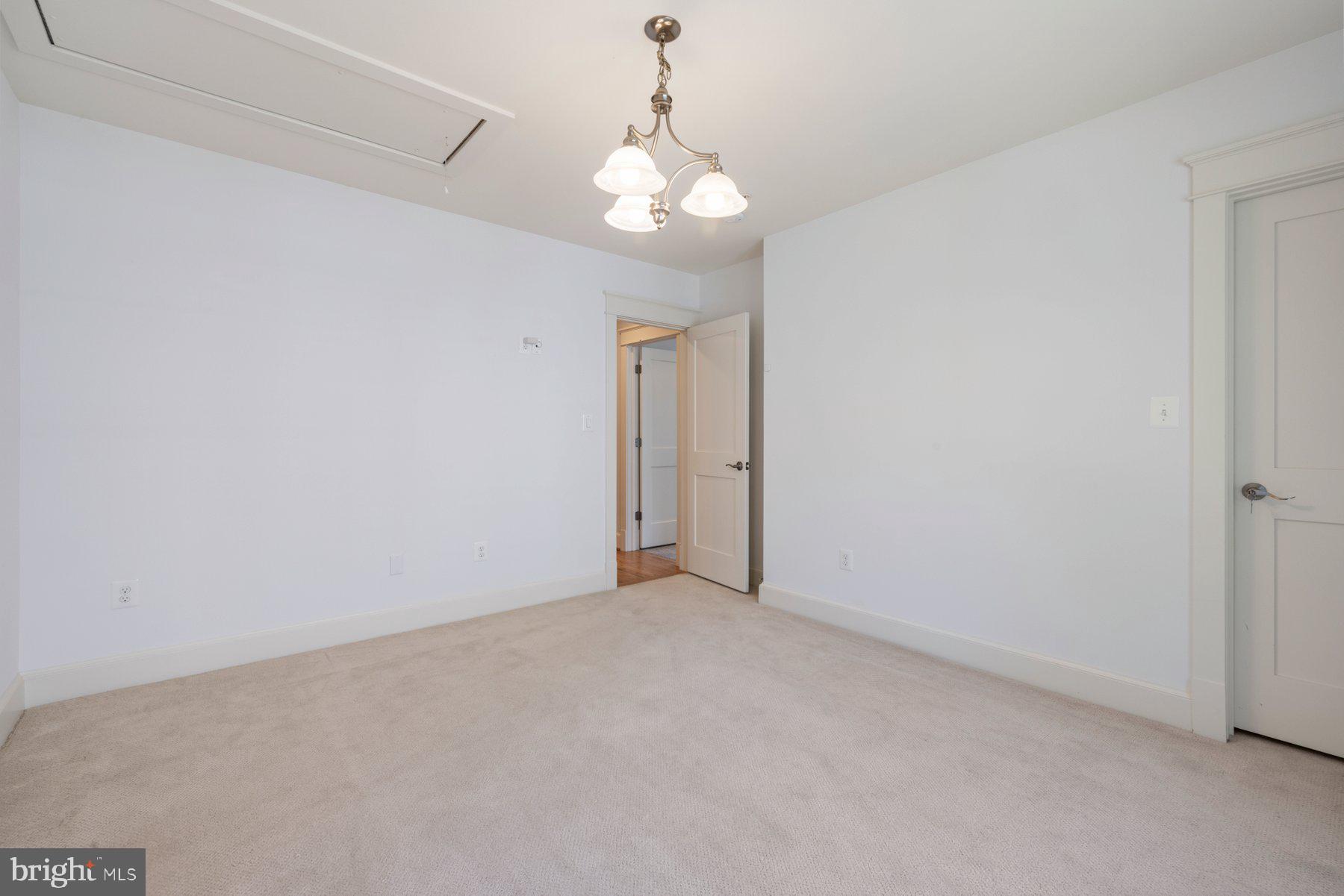 AYRLAWN - Residential