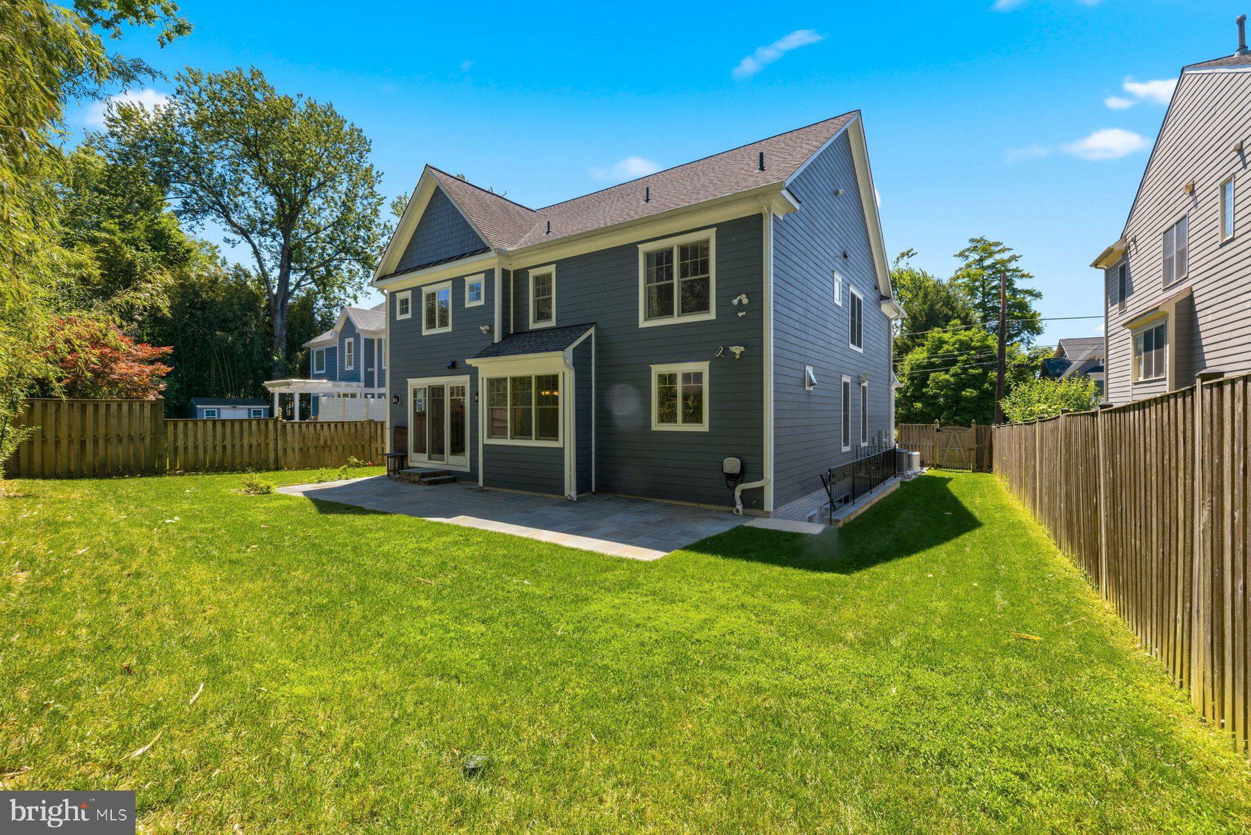 AYRLAWN - Residential