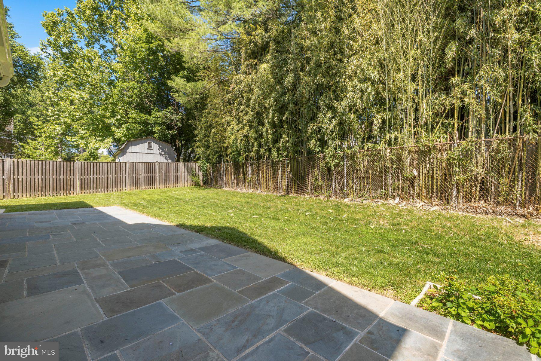 AYRLAWN - Residential