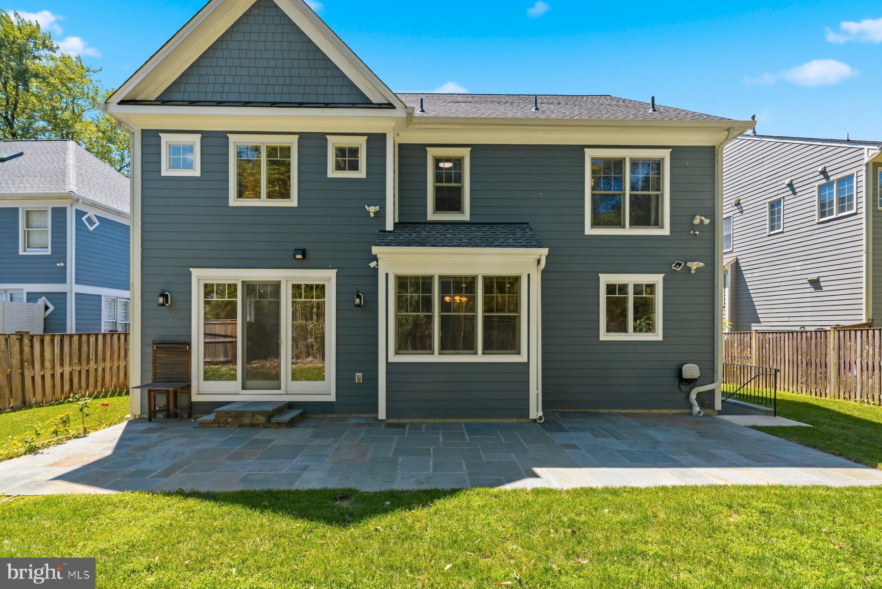 AYRLAWN - Residential