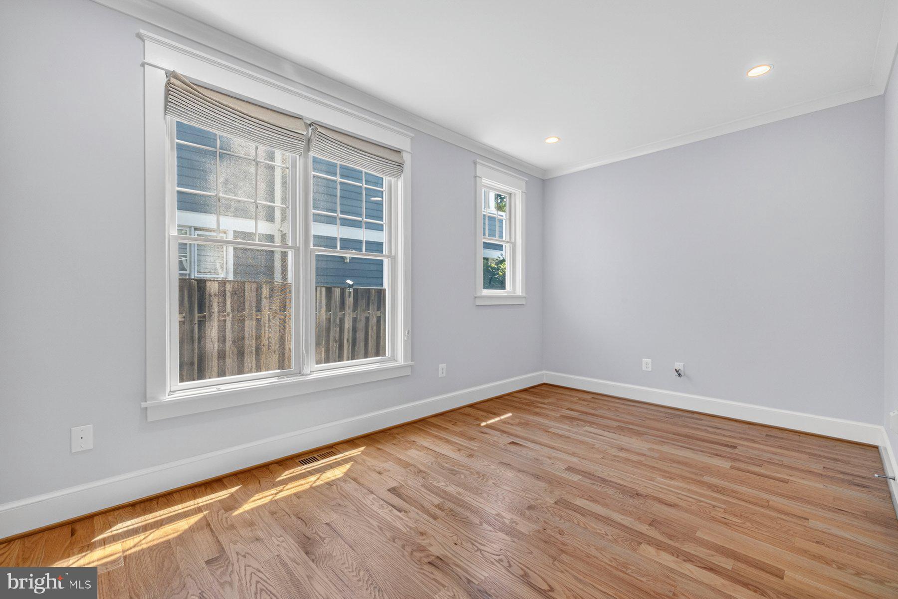 AYRLAWN - Residential