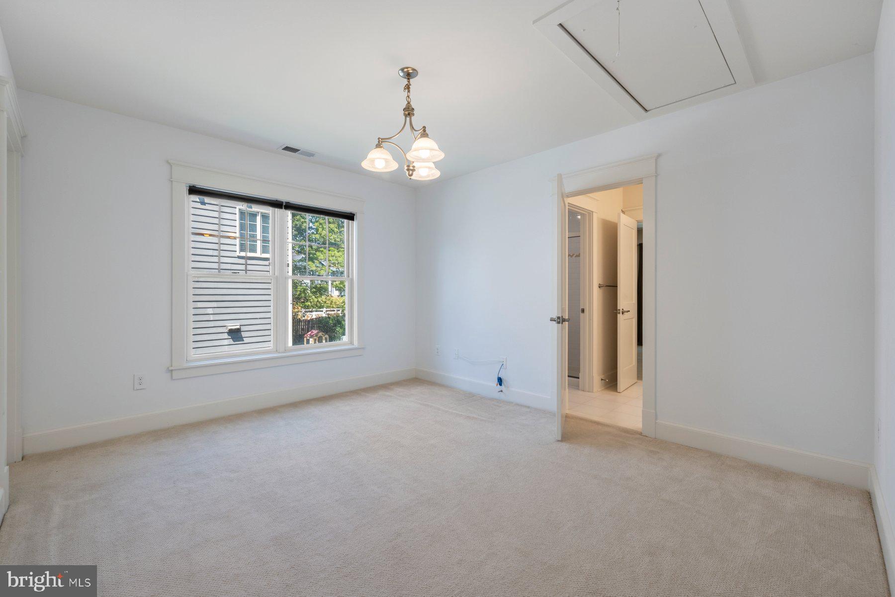 AYRLAWN - Residential