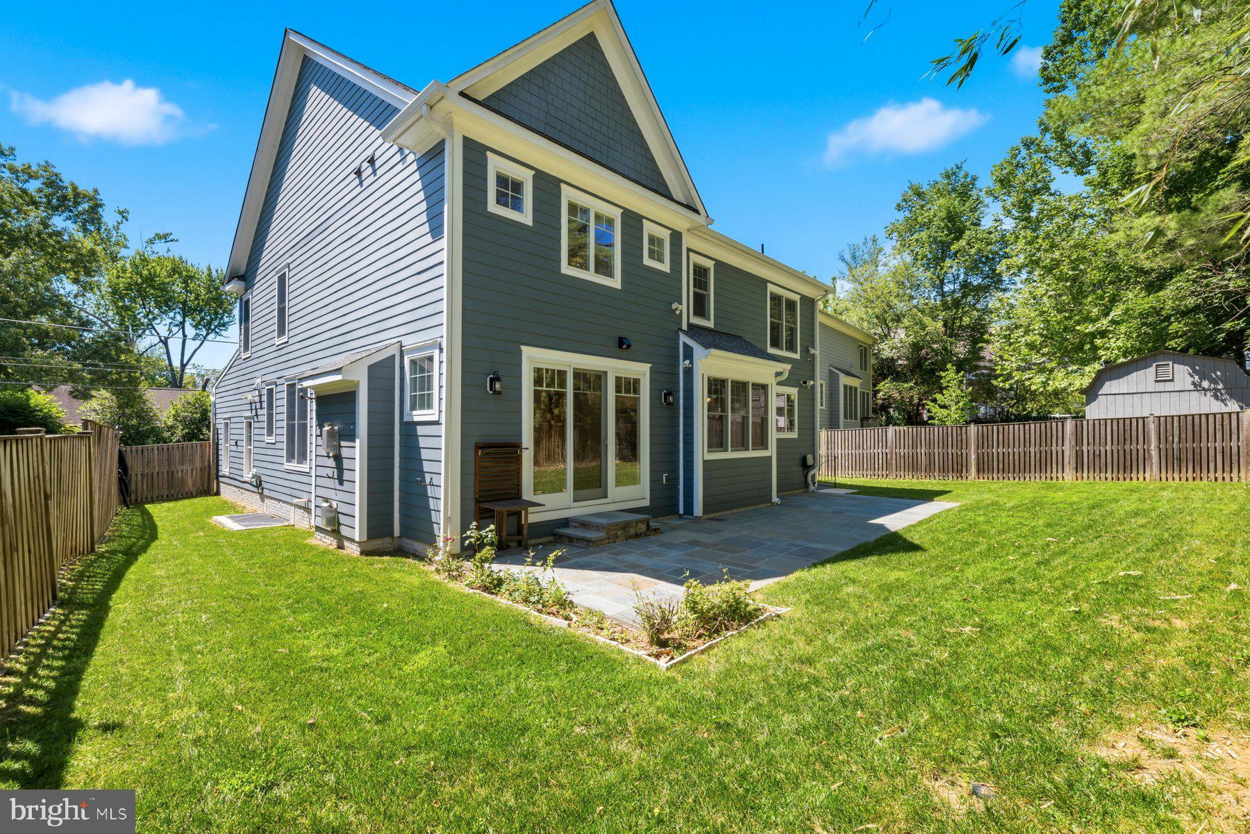 AYRLAWN - Residential
