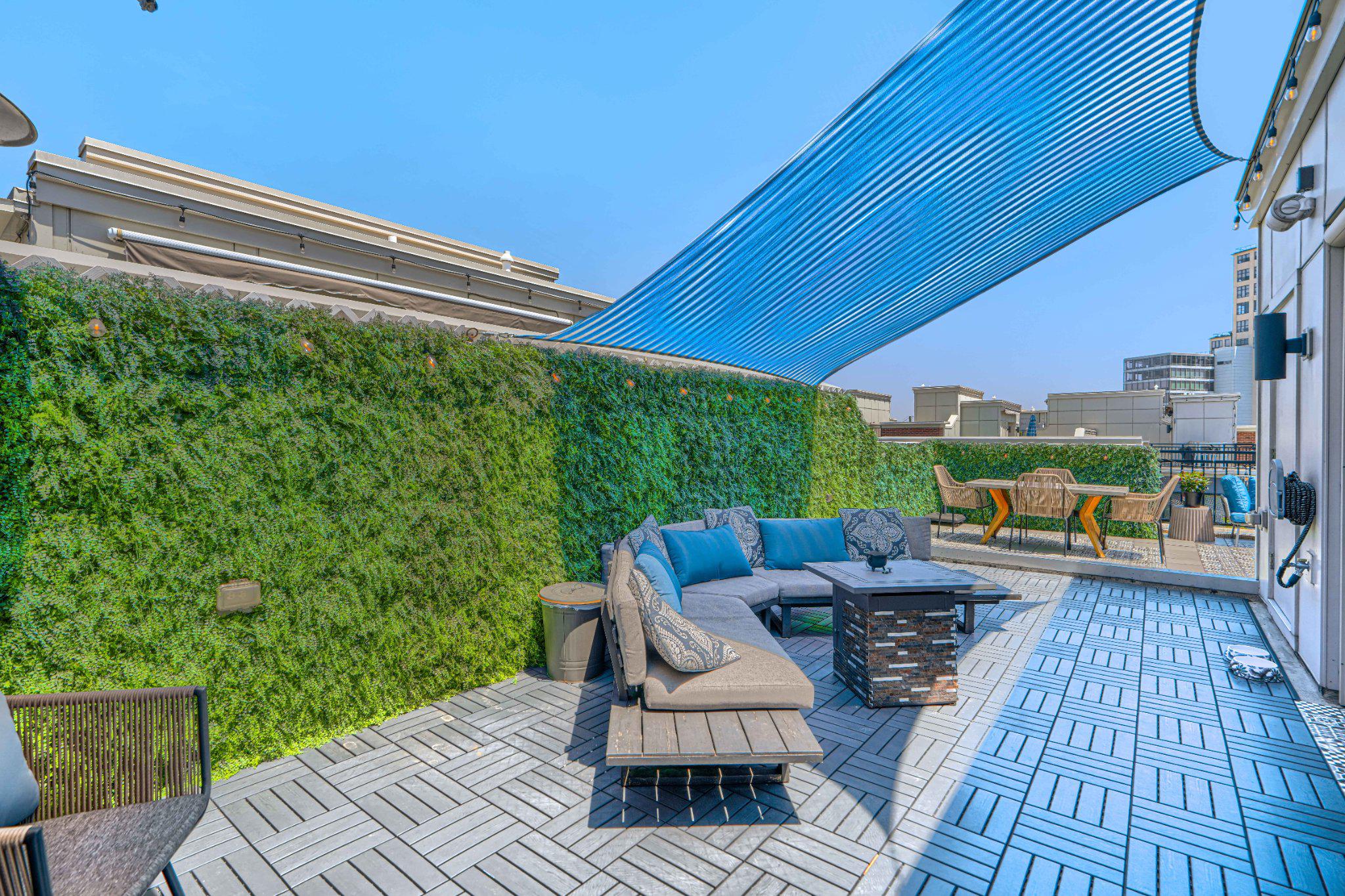 LOCUST POINT - Residential