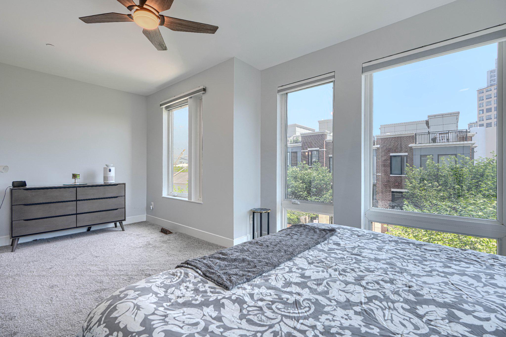 LOCUST POINT - Residential