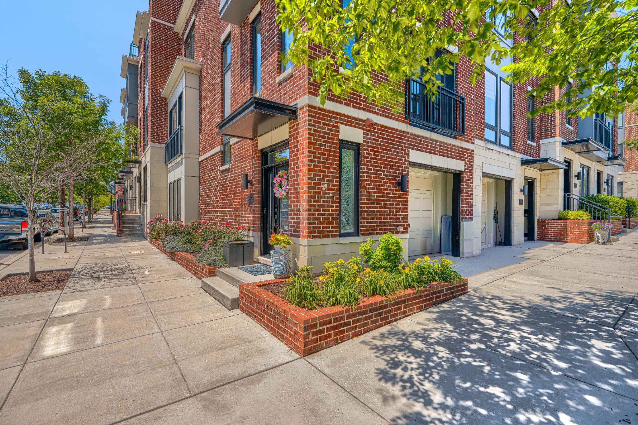 LOCUST POINT - Residential