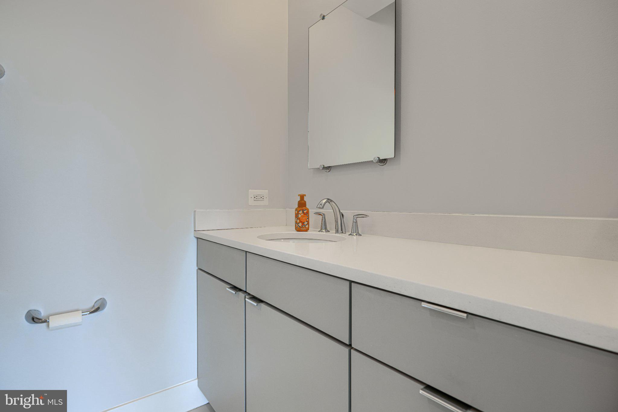 LOCUST POINT - Residential