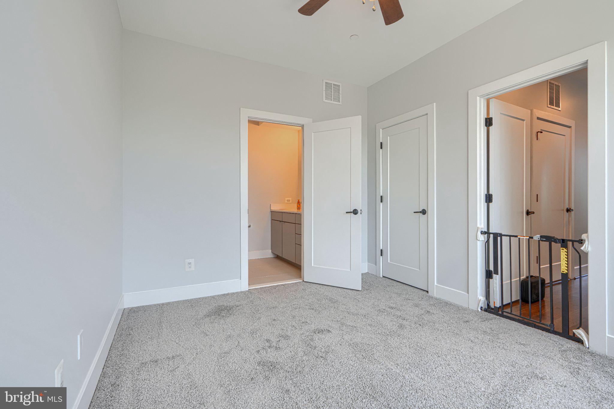 LOCUST POINT - Residential