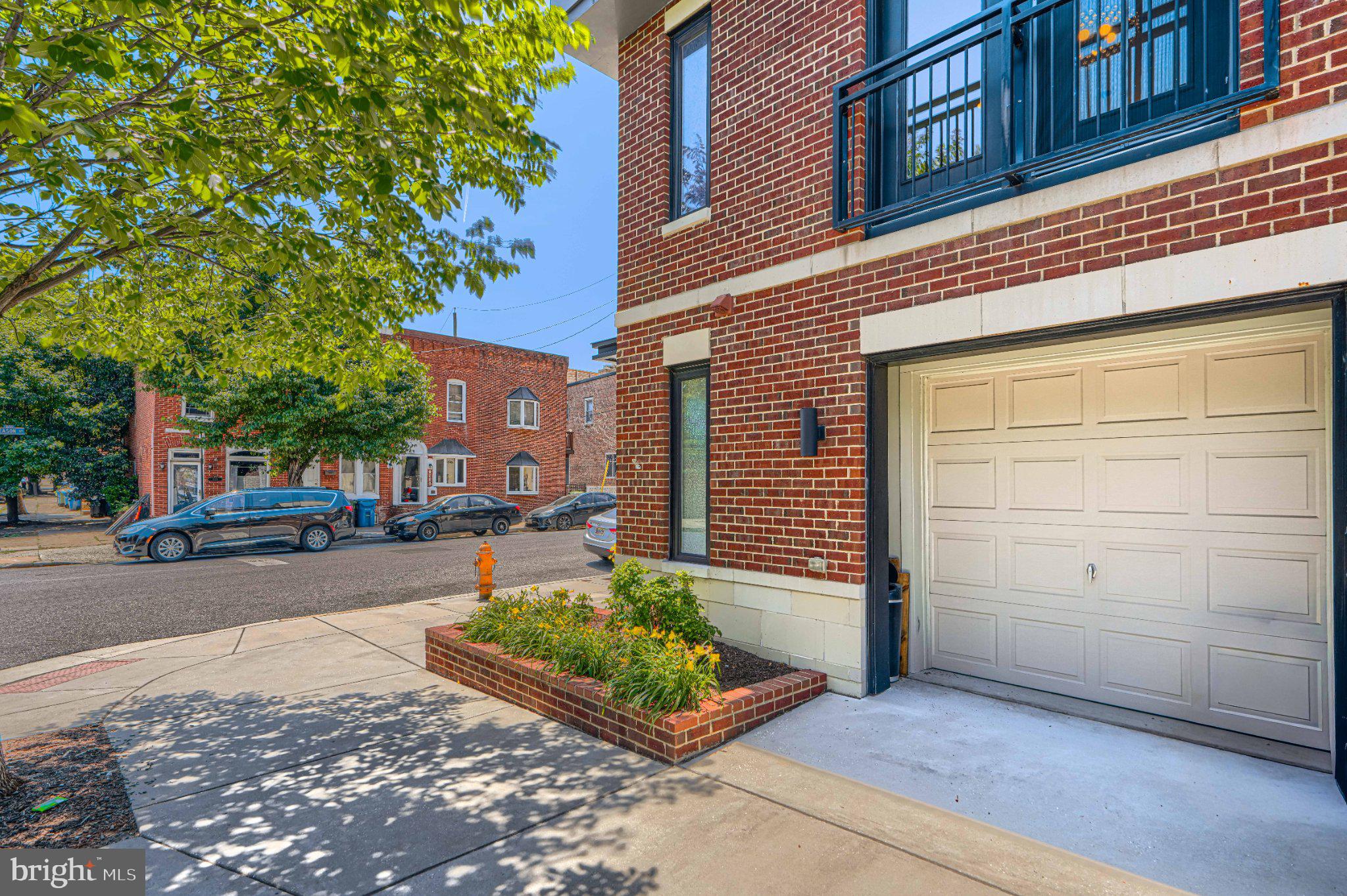 LOCUST POINT - Residential