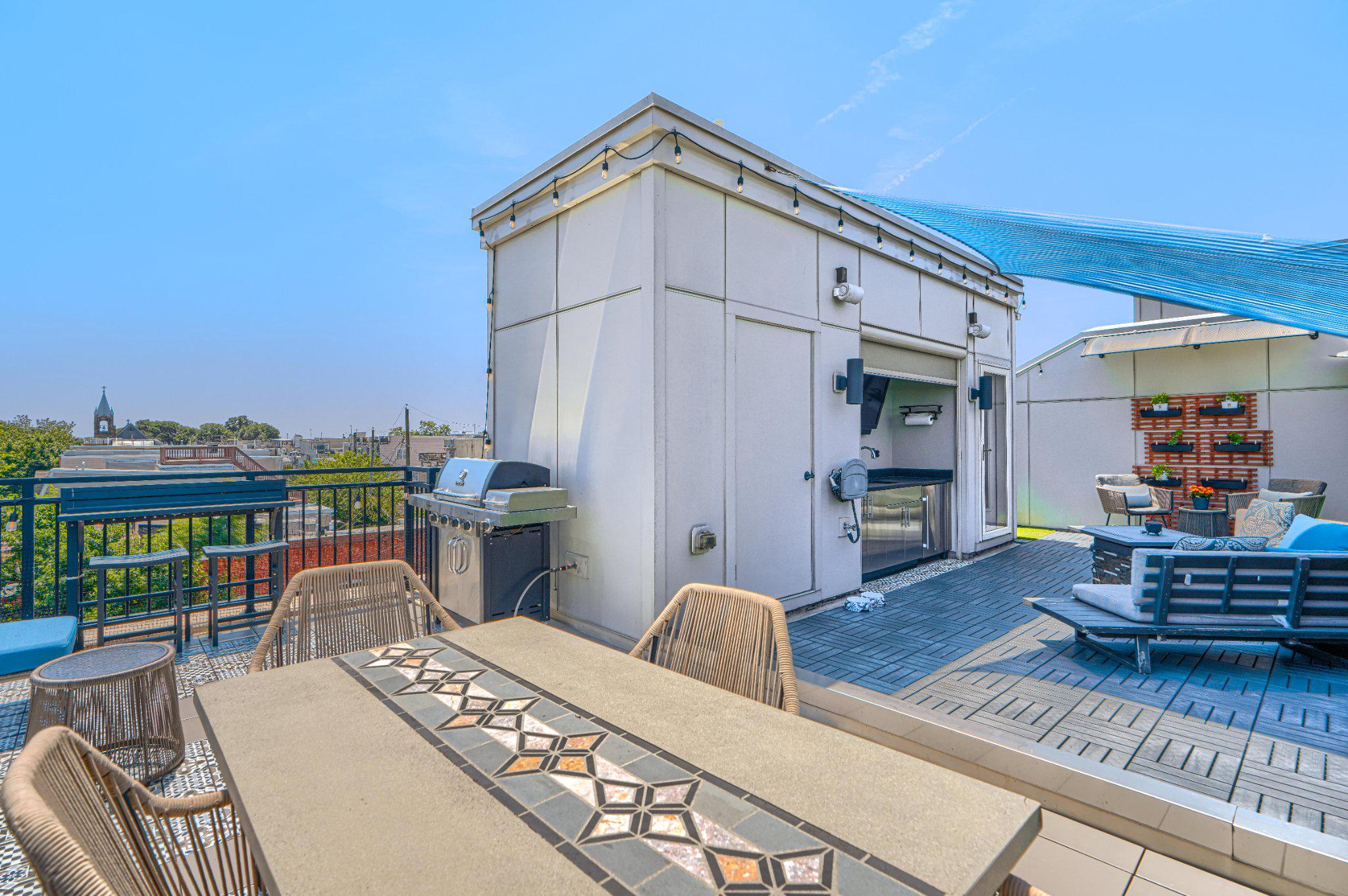 LOCUST POINT - Residential