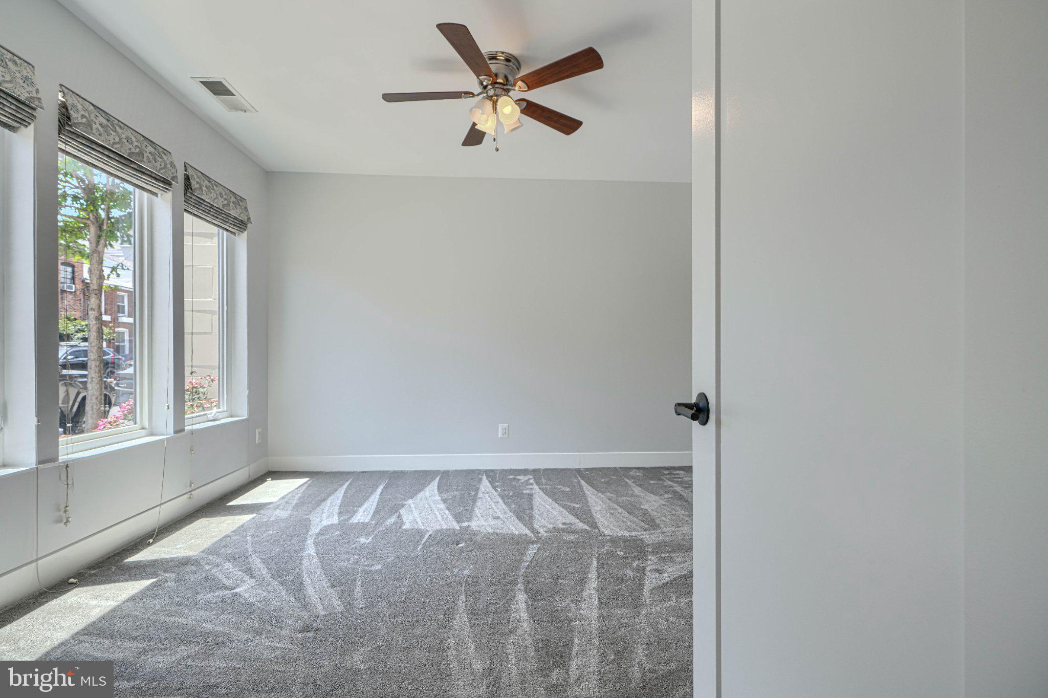 LOCUST POINT - Residential