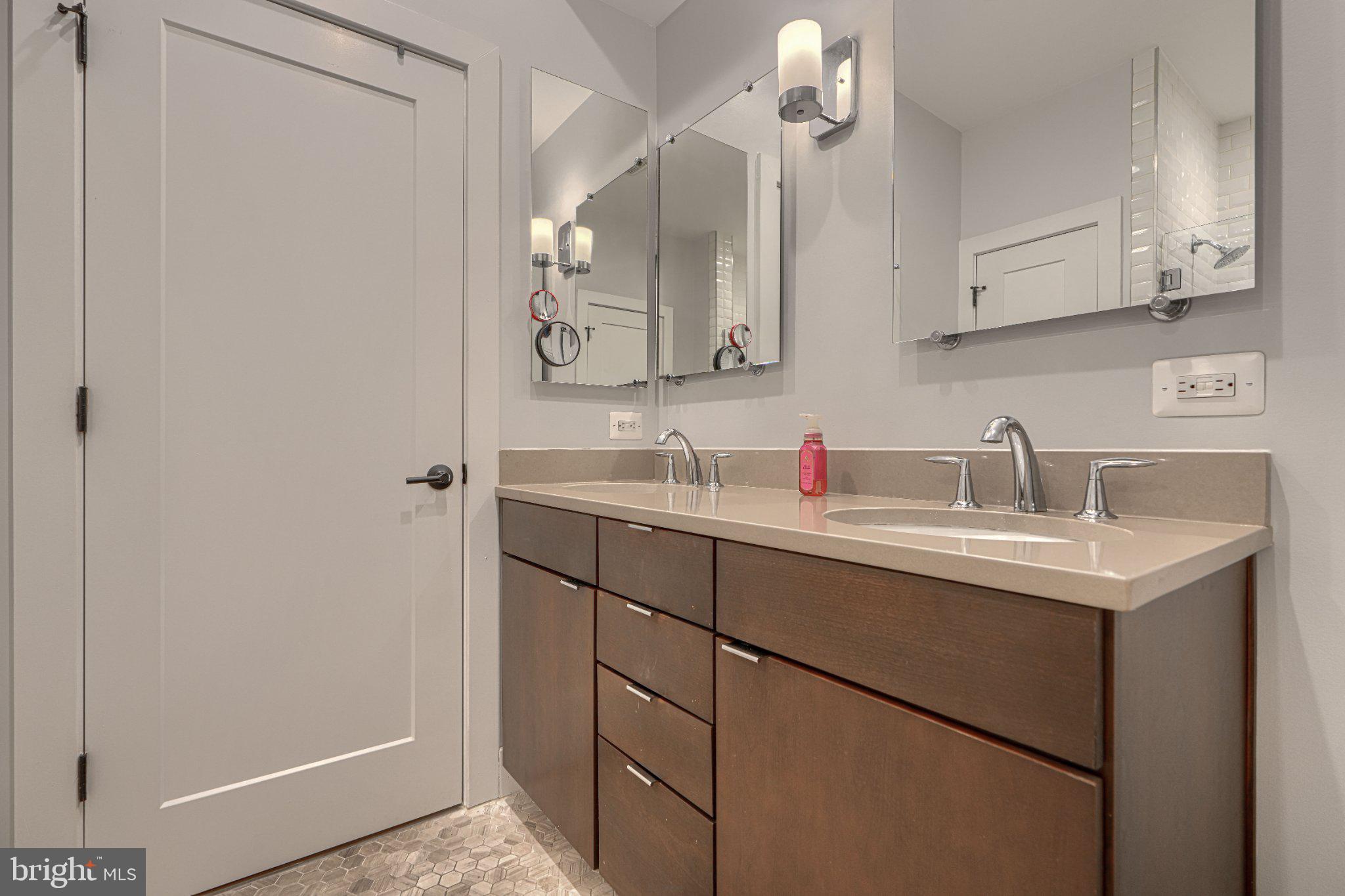 LOCUST POINT - Residential