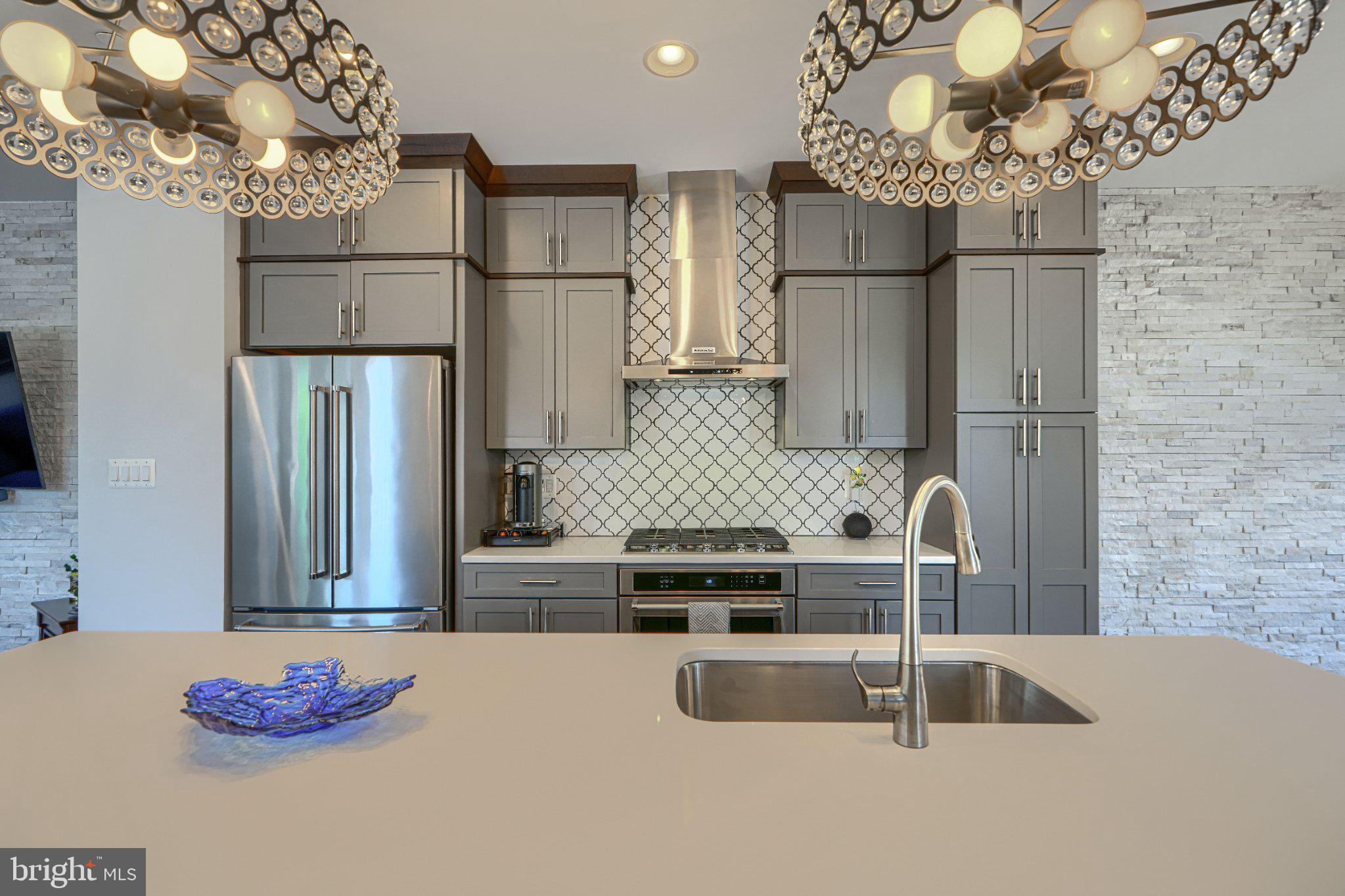 LOCUST POINT - Residential