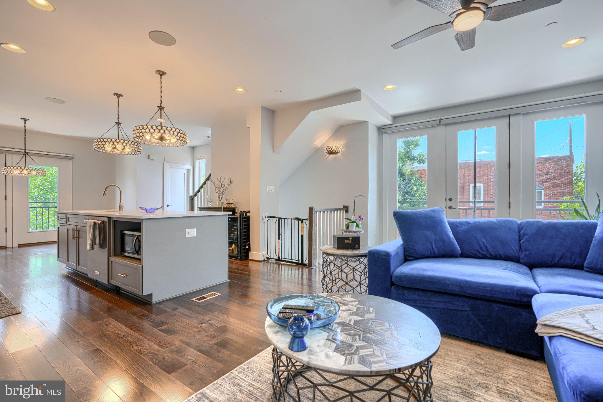 LOCUST POINT - Residential