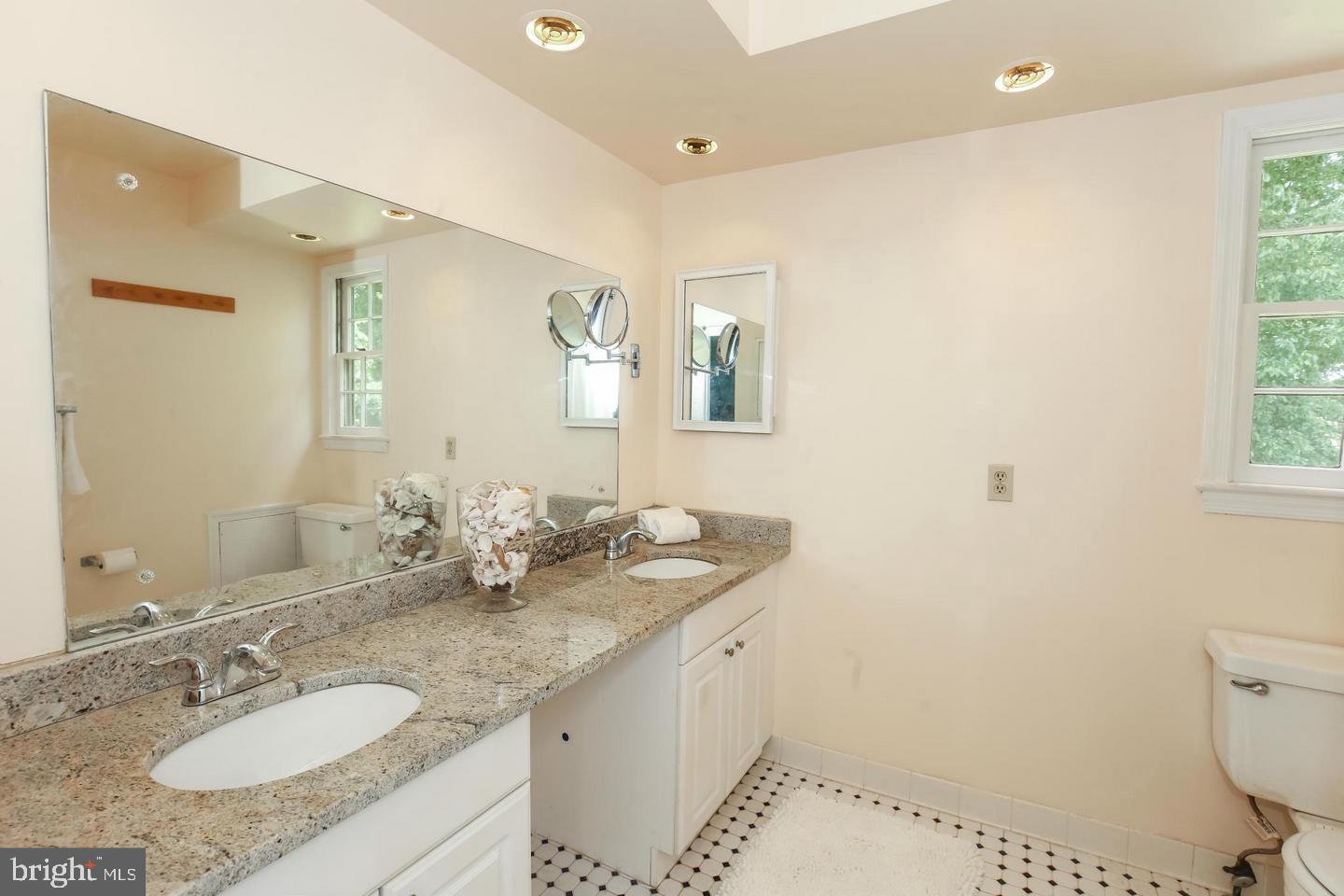 CHARRED OAK ESTATES - Residential Lease