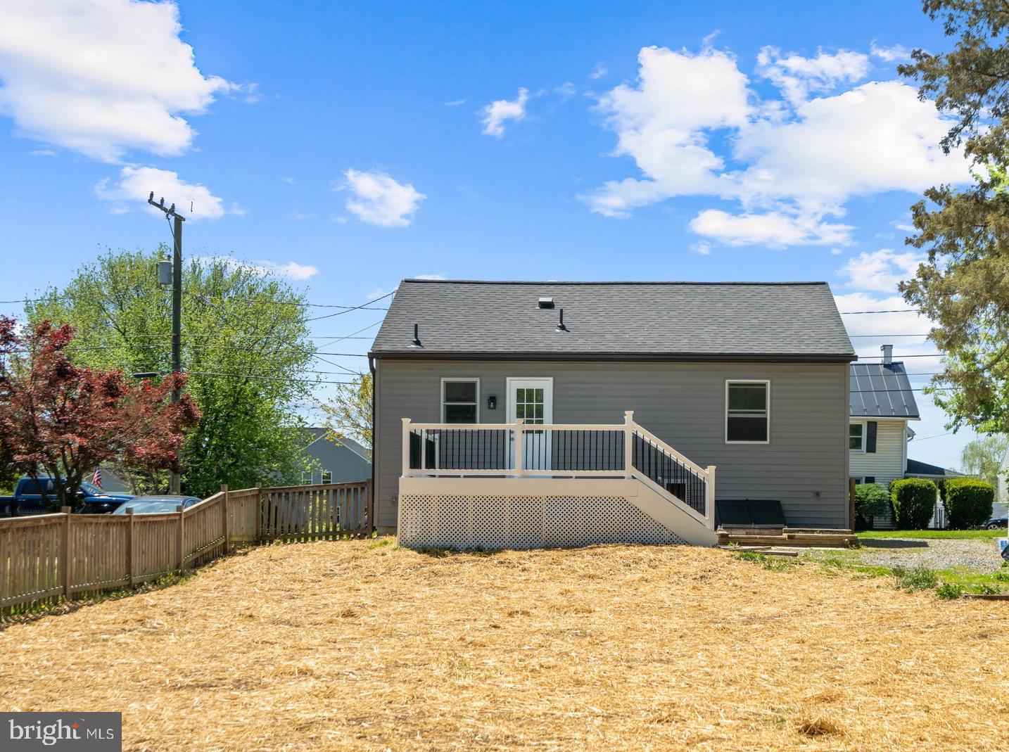TOWN OF LOVETTSVILLE - Residential