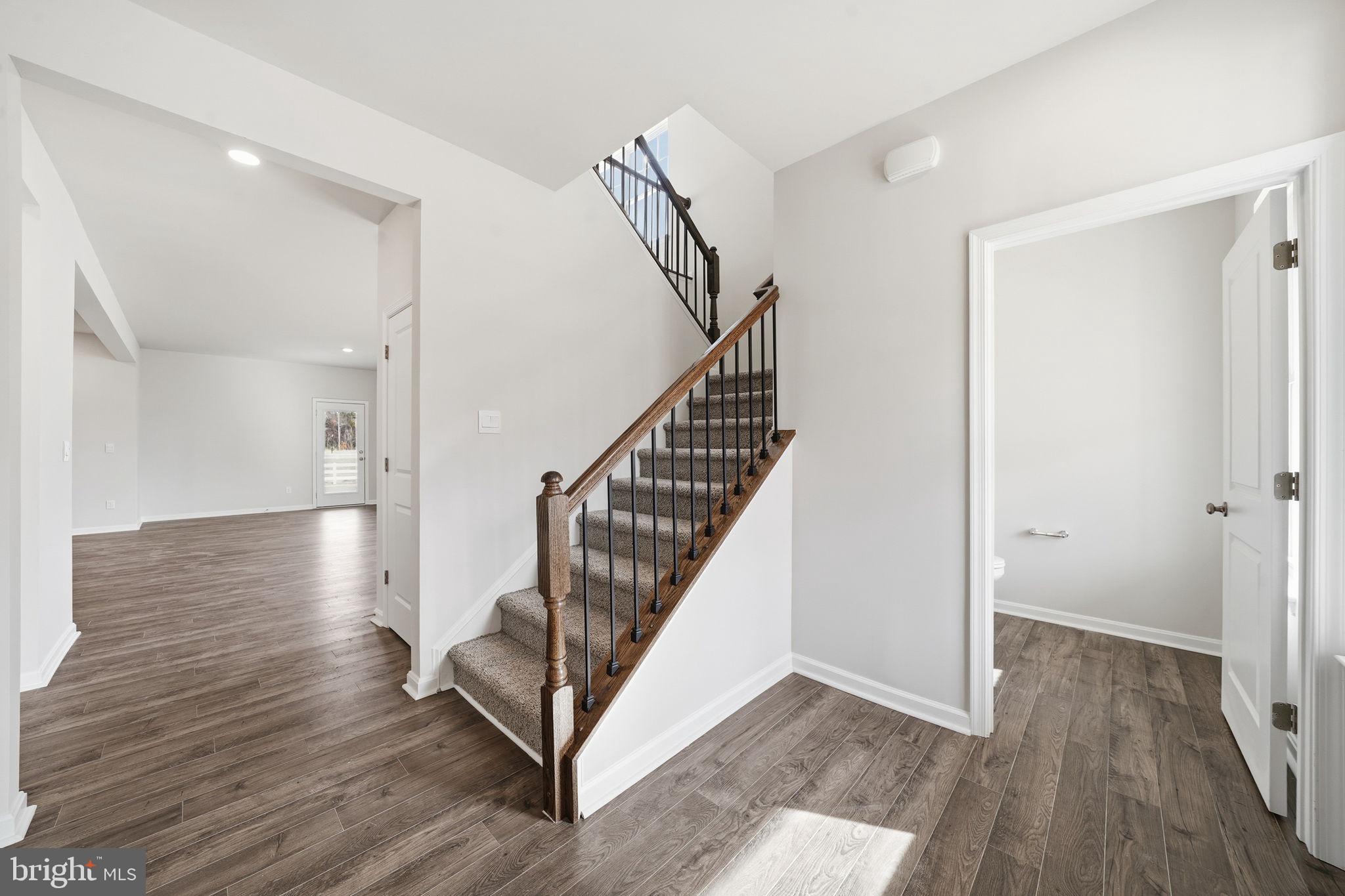 LADYSMITH VILLAGE - Residential