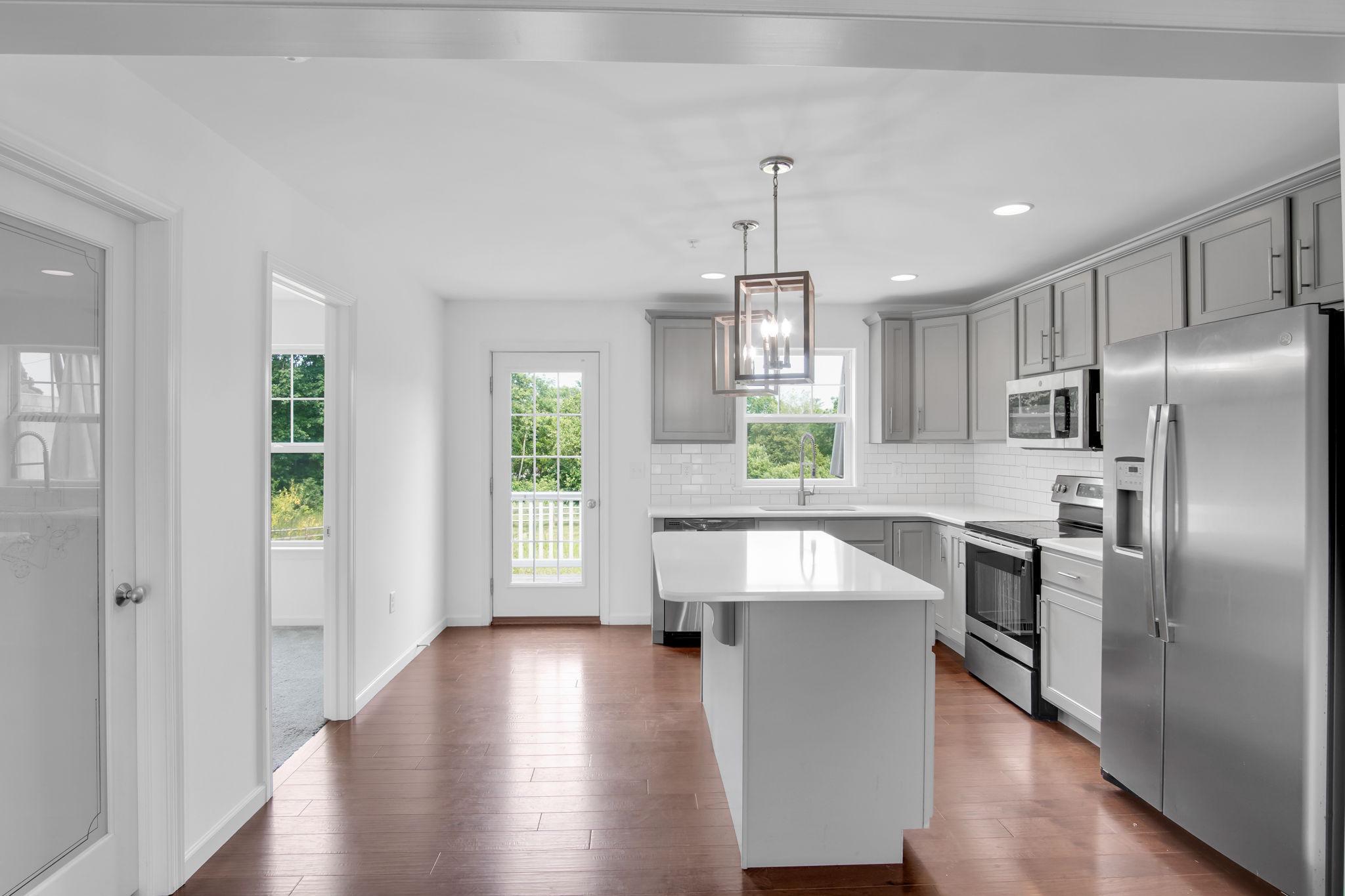 MAYAPPLE WOODS - Residential