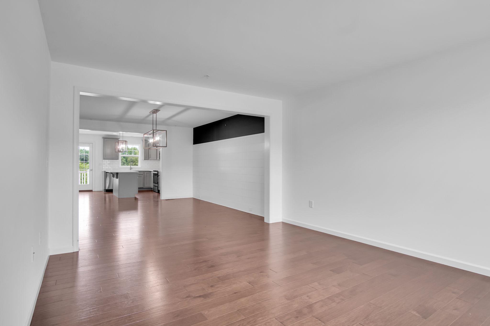 MAYAPPLE WOODS - Residential