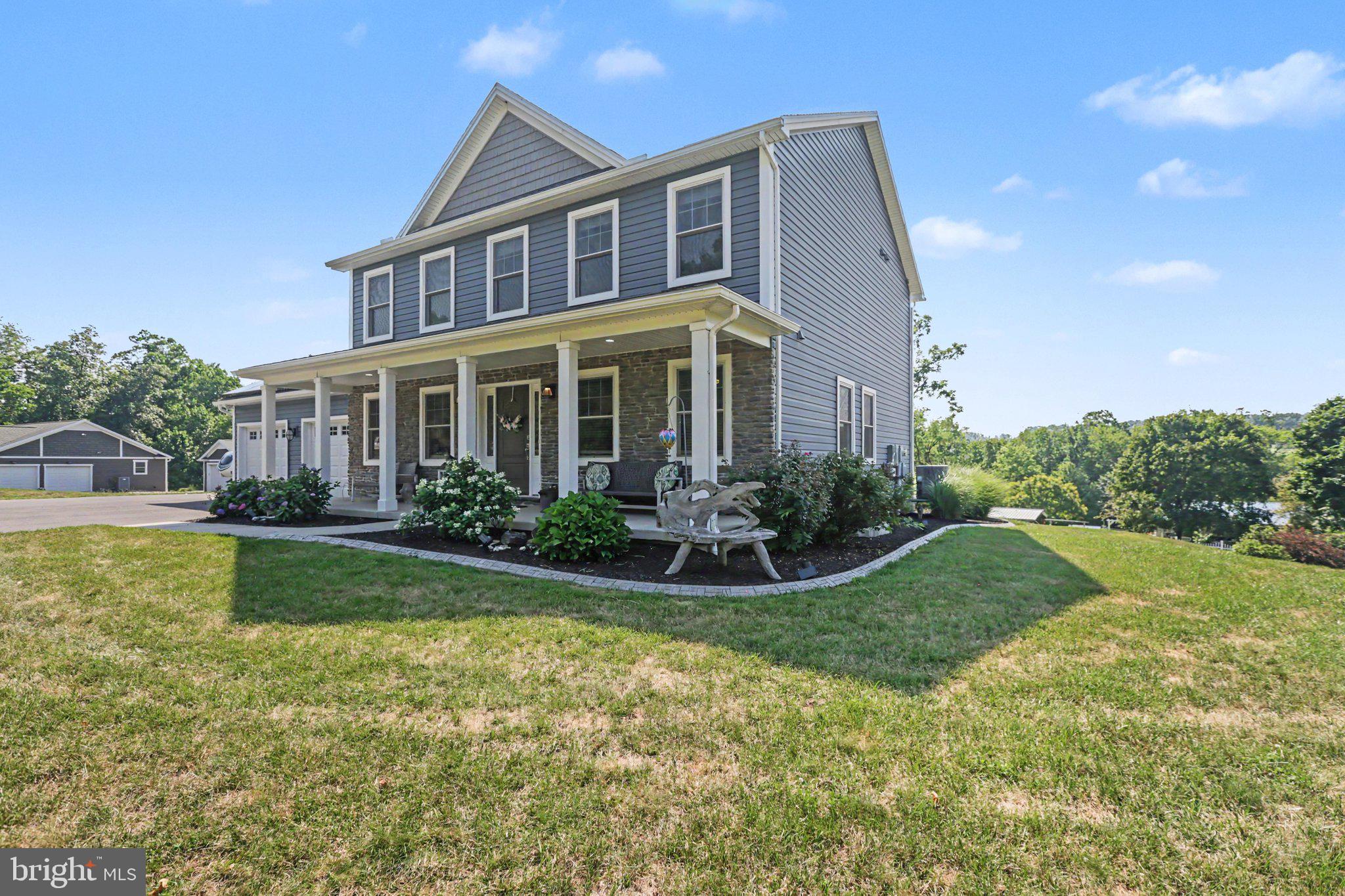 STONECREST MANOR - Residential