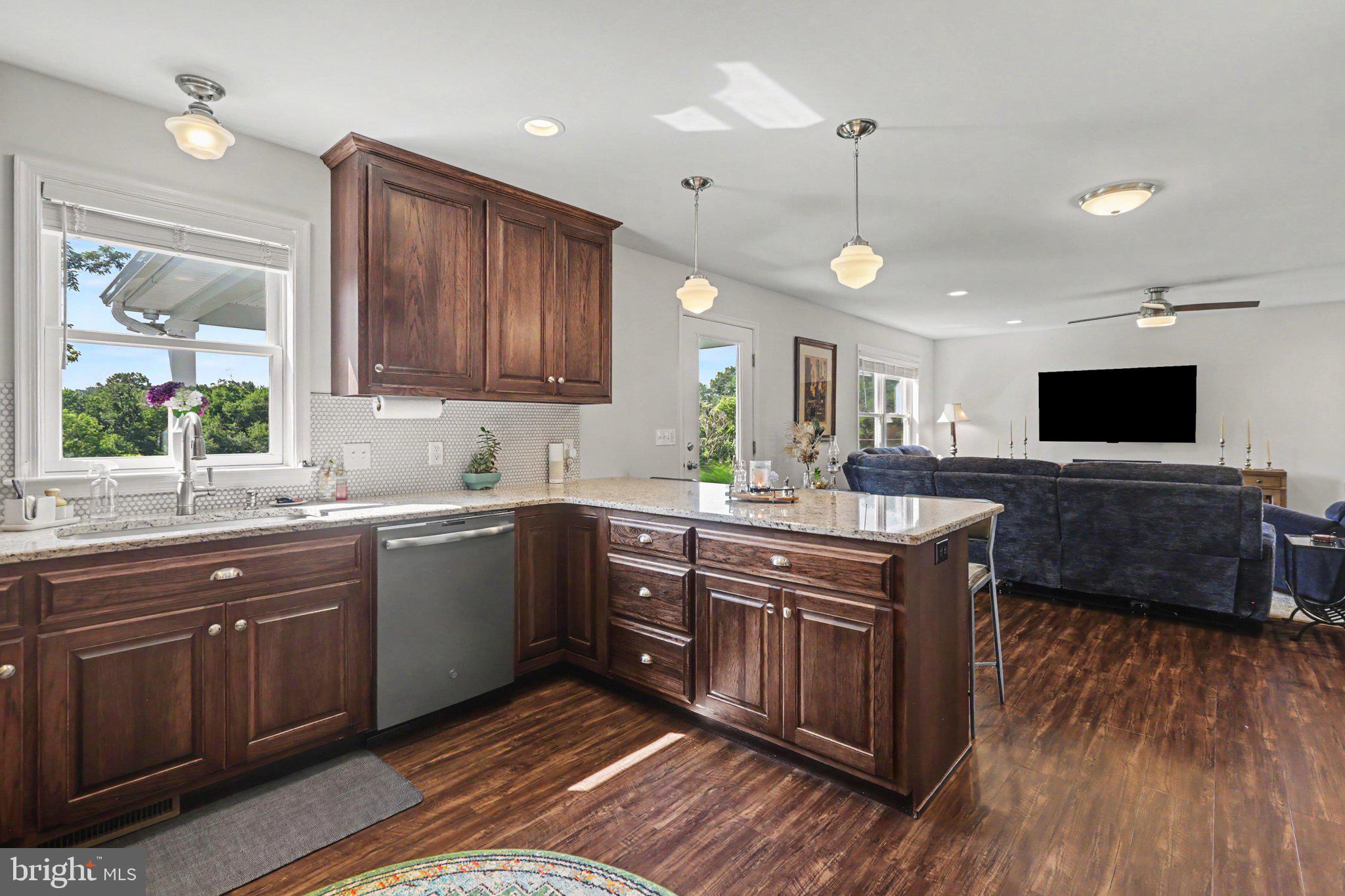STONECREST MANOR - Residential