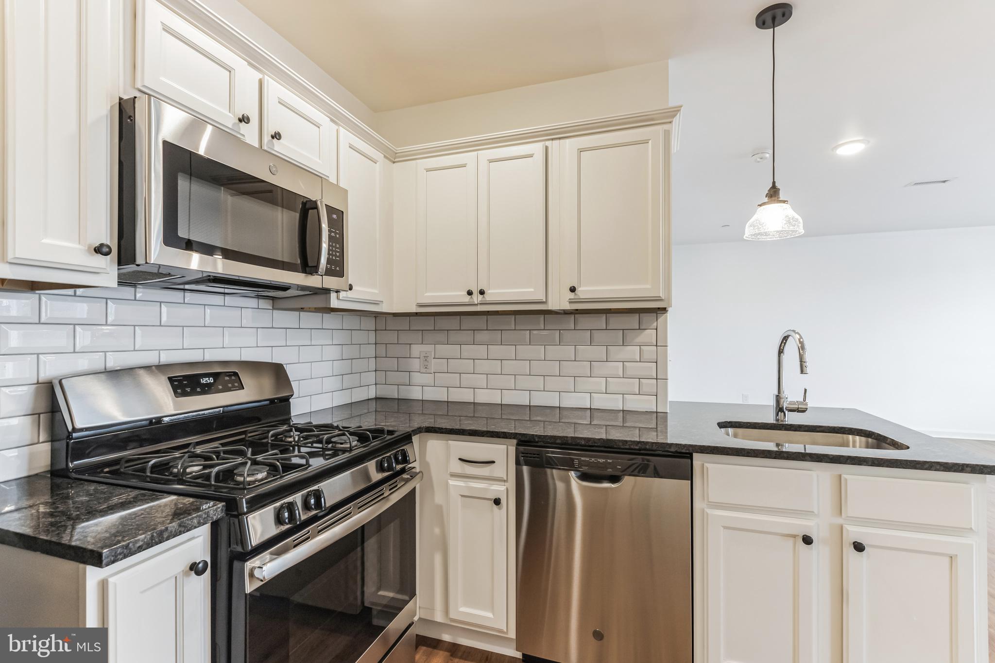 ROXBOROUGH - Residential Lease