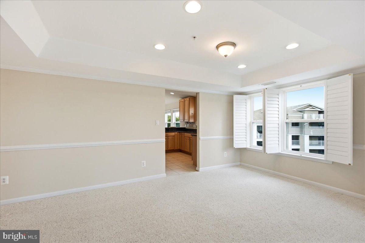 OYSTER BAY CONDOMINIUMS - Residential