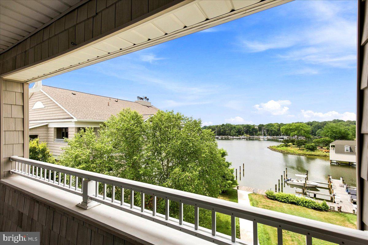 OYSTER BAY CONDOMINIUMS - Residential