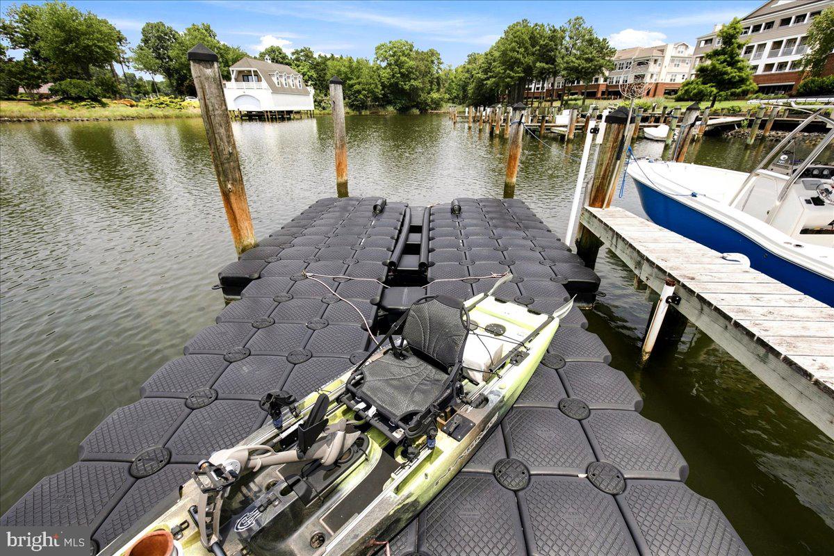 OYSTER BAY CONDOMINIUMS - Residential