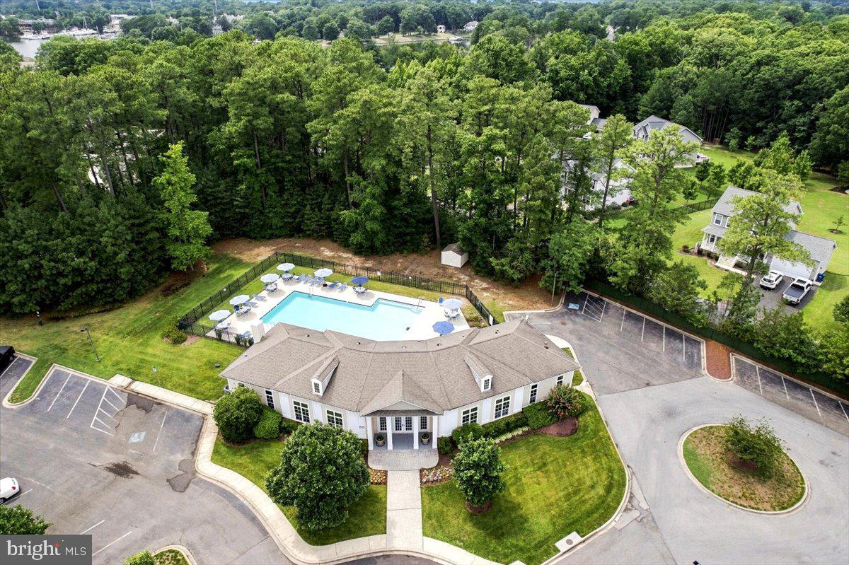 OYSTER BAY CONDOMINIUMS - Residential